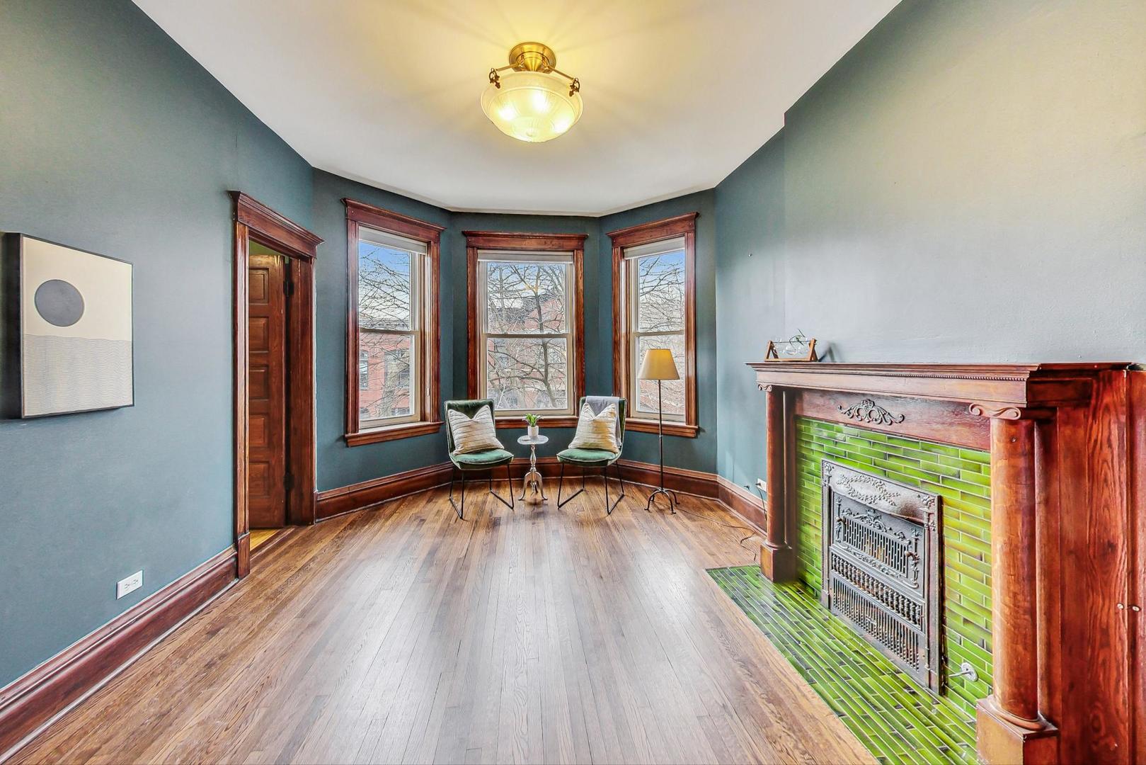 1543 N LEAVITT Street Unit: 2