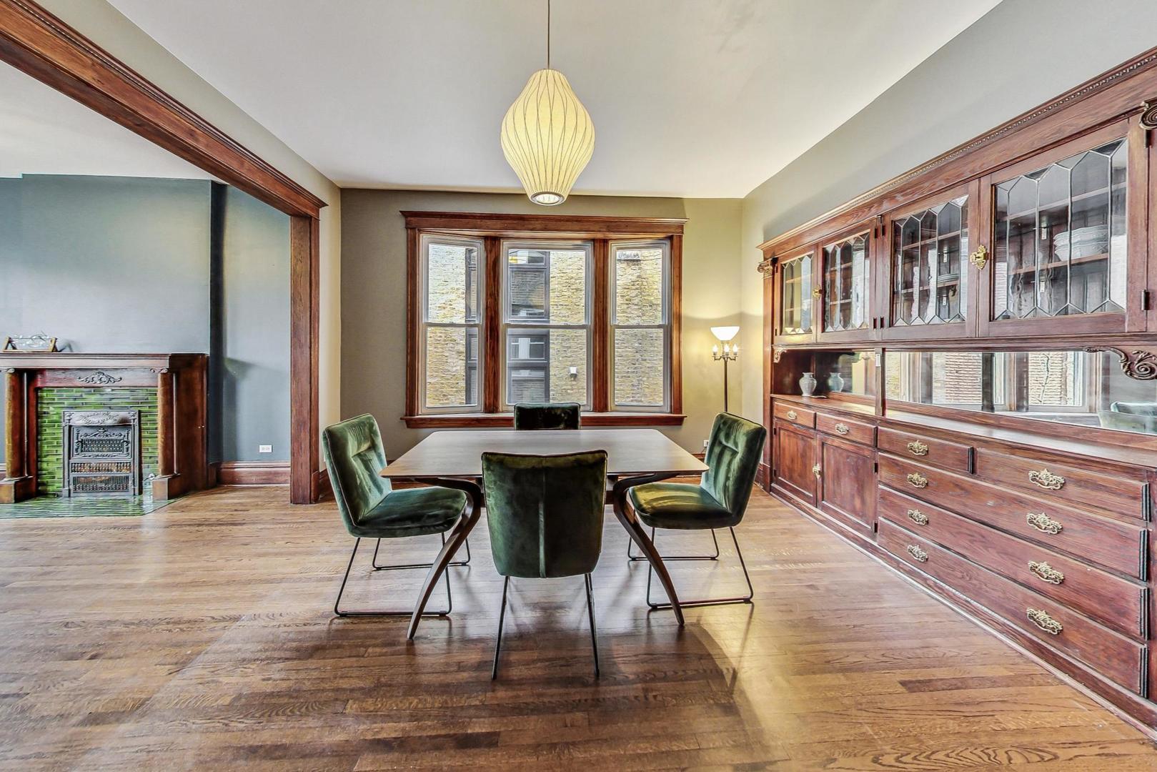 1543 N LEAVITT Street Unit: 2