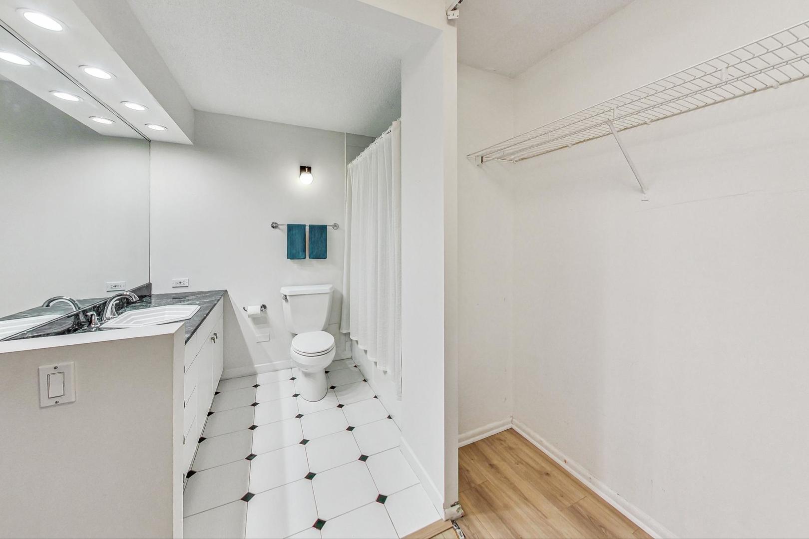 1313 N RITCHIE Court Unit: 404