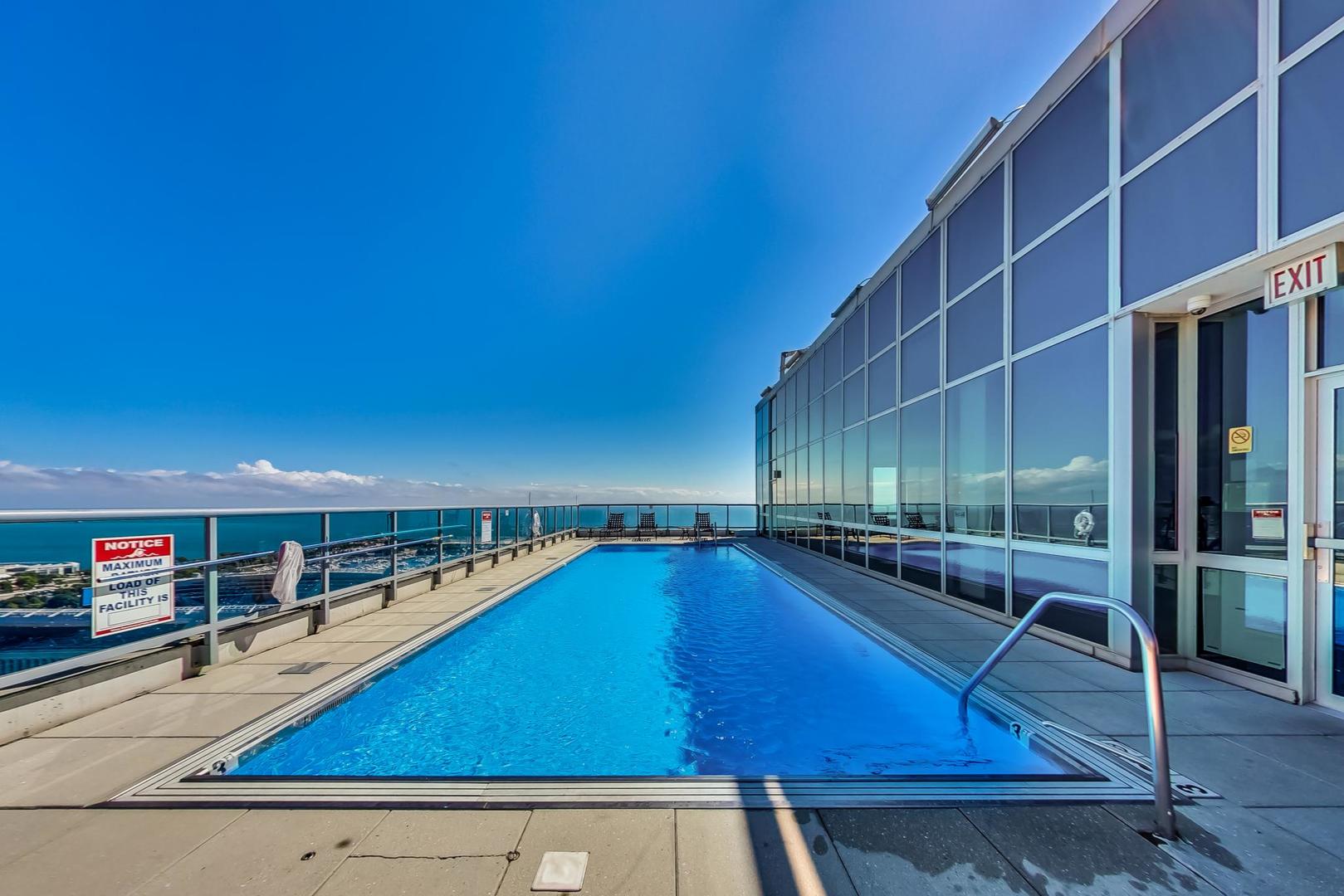 1629 S PRAIRIE Avenue Unit: 2503