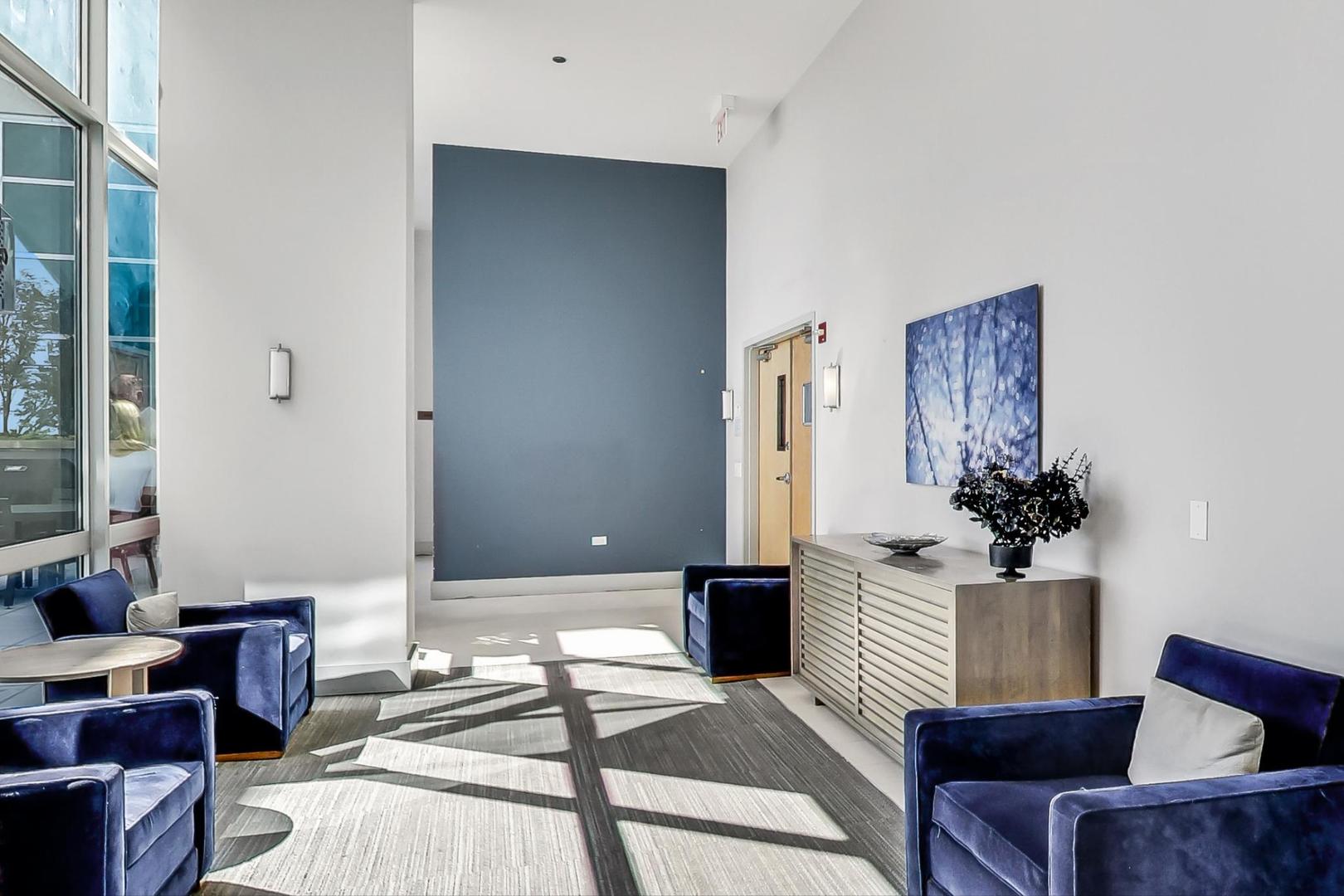 1629 S PRAIRIE Avenue Unit: 2503