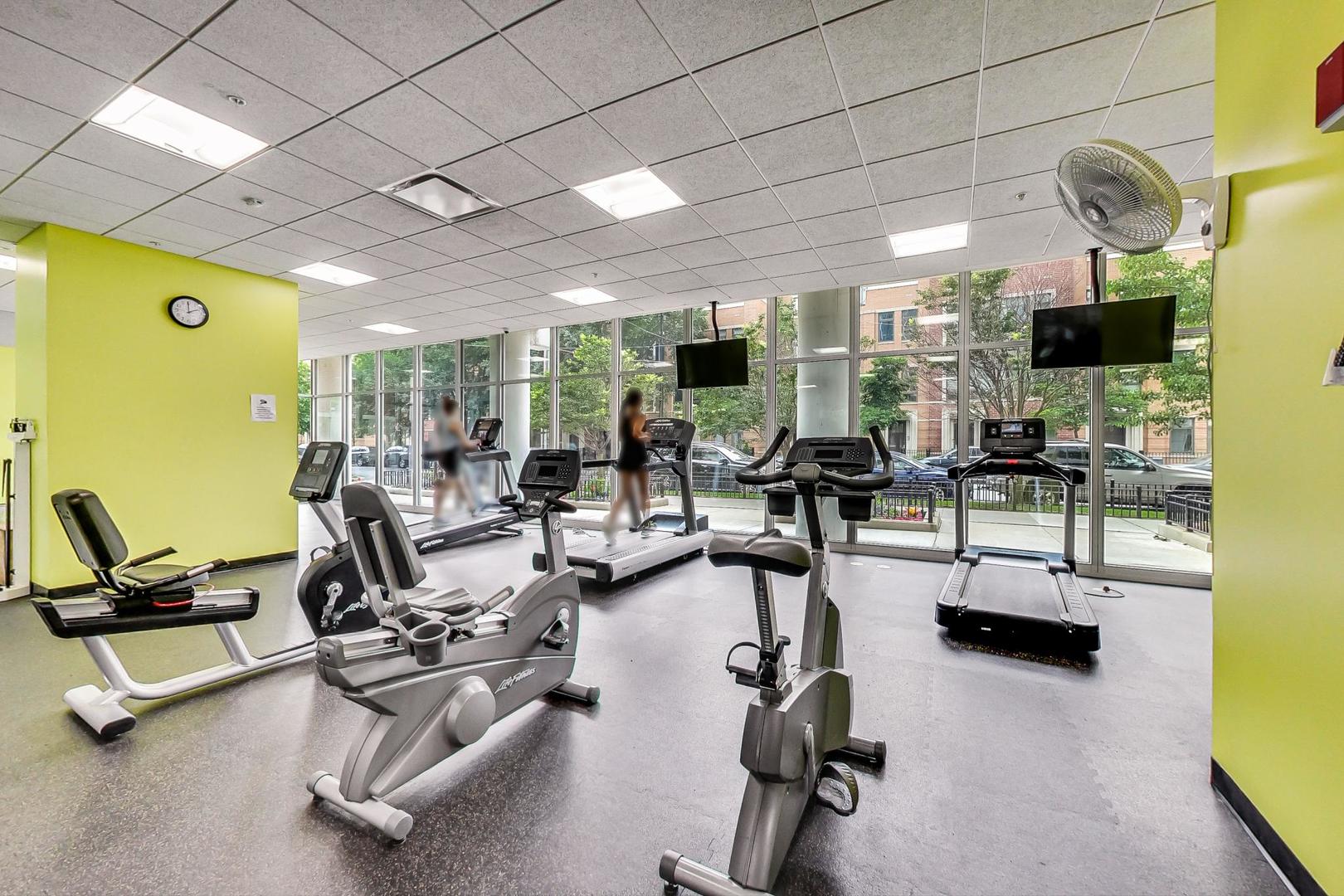 1629 S PRAIRIE Avenue Unit: 2503