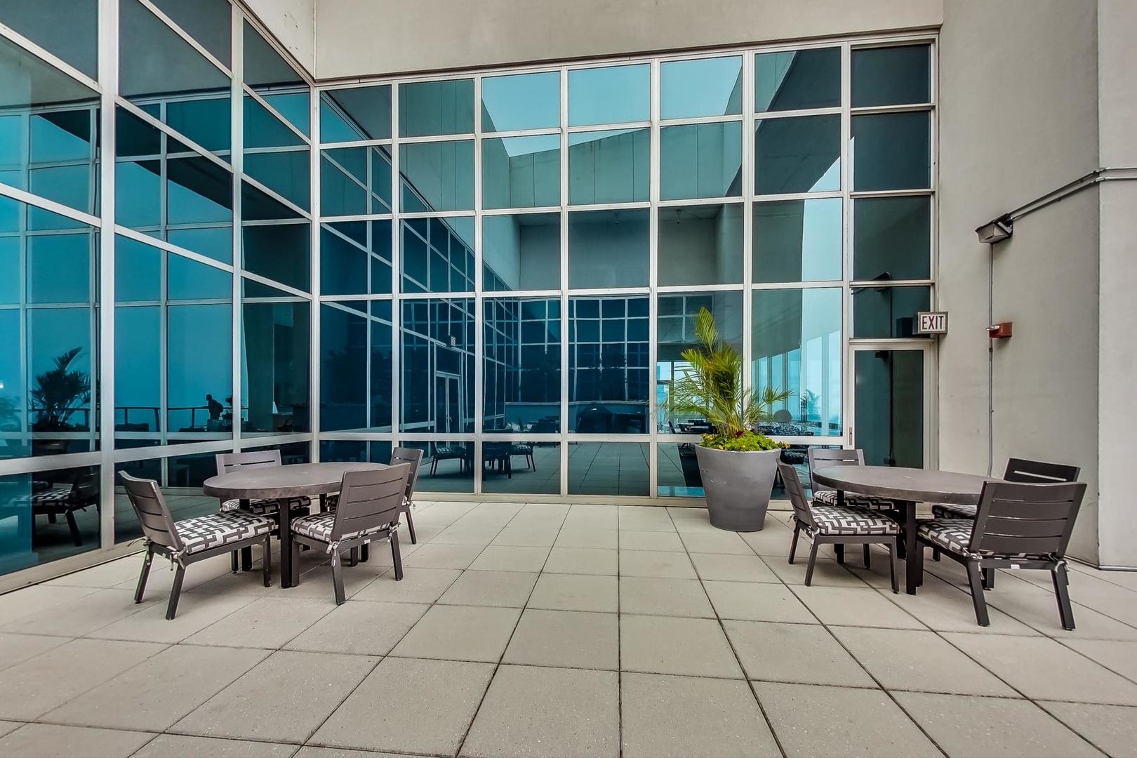 1629 S PRAIRIE Avenue Unit: 2503