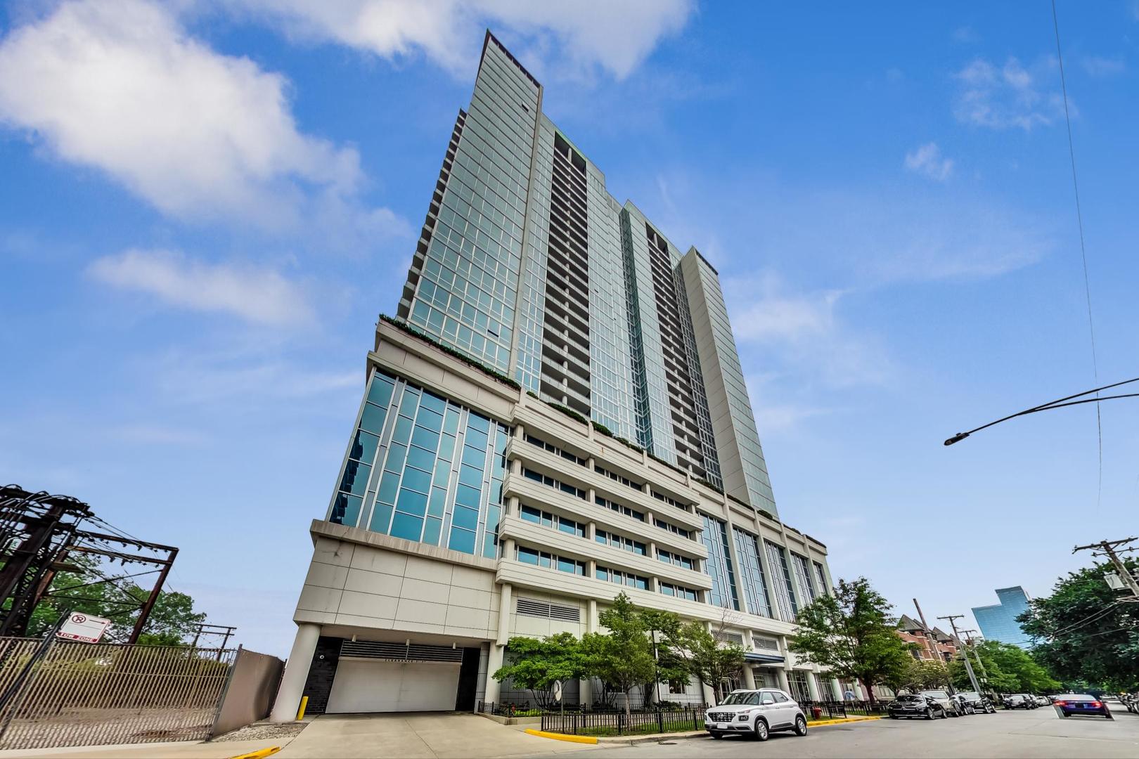 1629 S PRAIRIE Avenue Unit: 2503