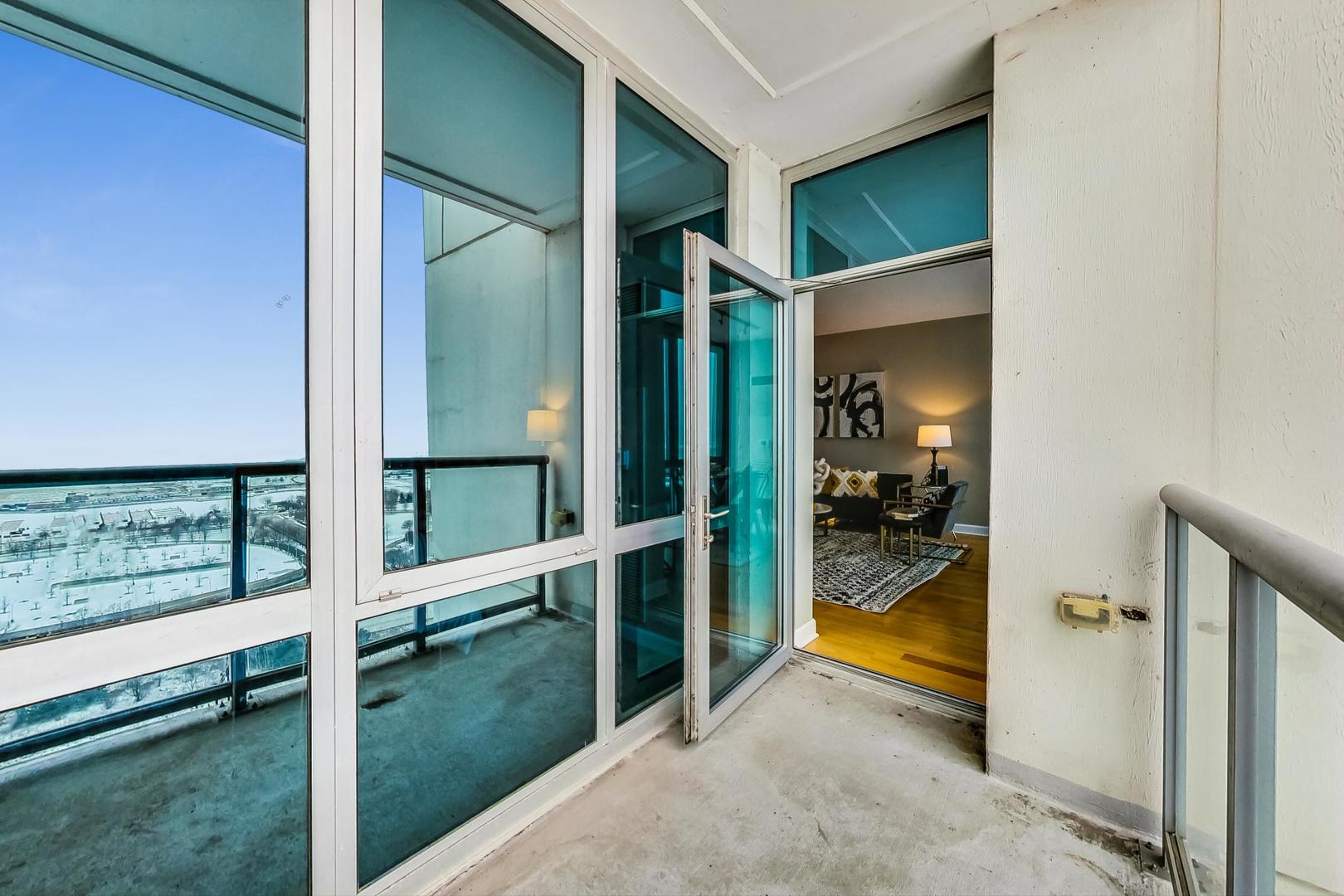 1629 S PRAIRIE Avenue Unit: 2503