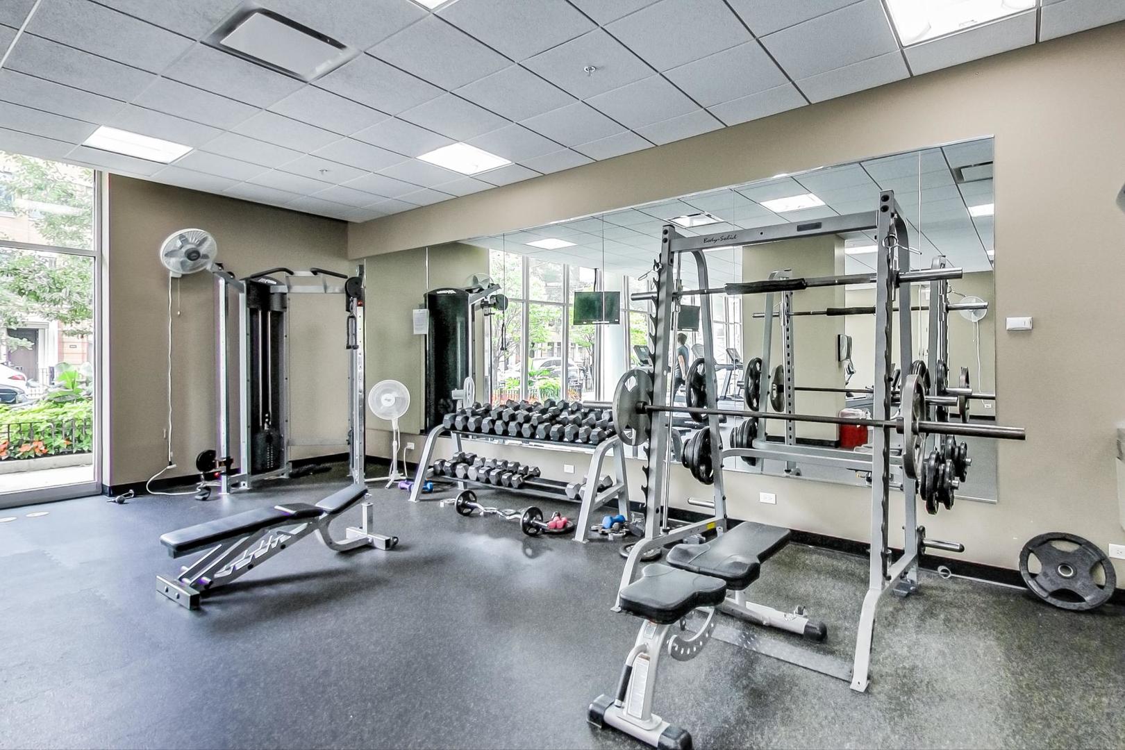 1629 S PRAIRIE Avenue Unit: 2503