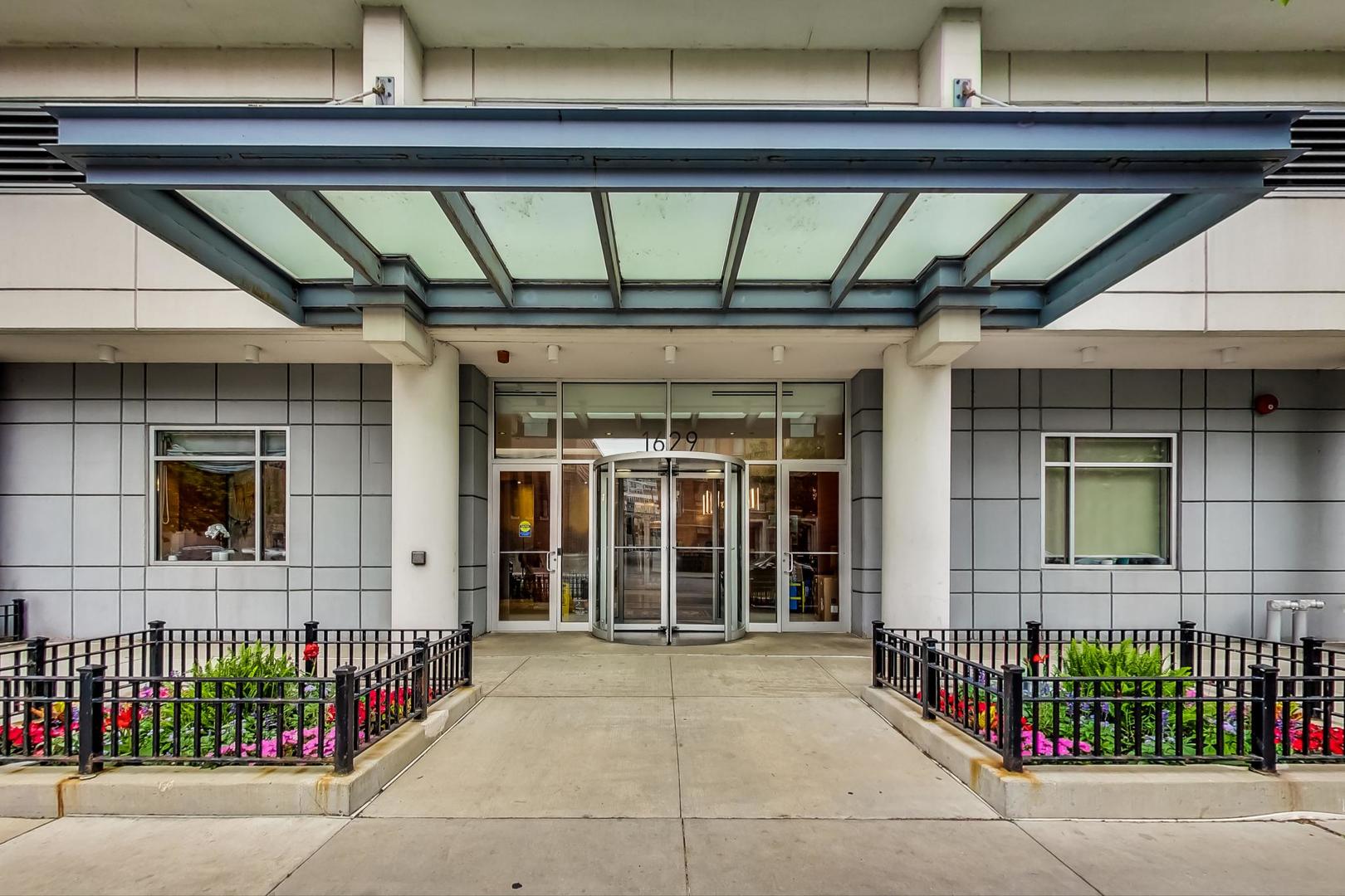 1629 S PRAIRIE Avenue Unit: 2503