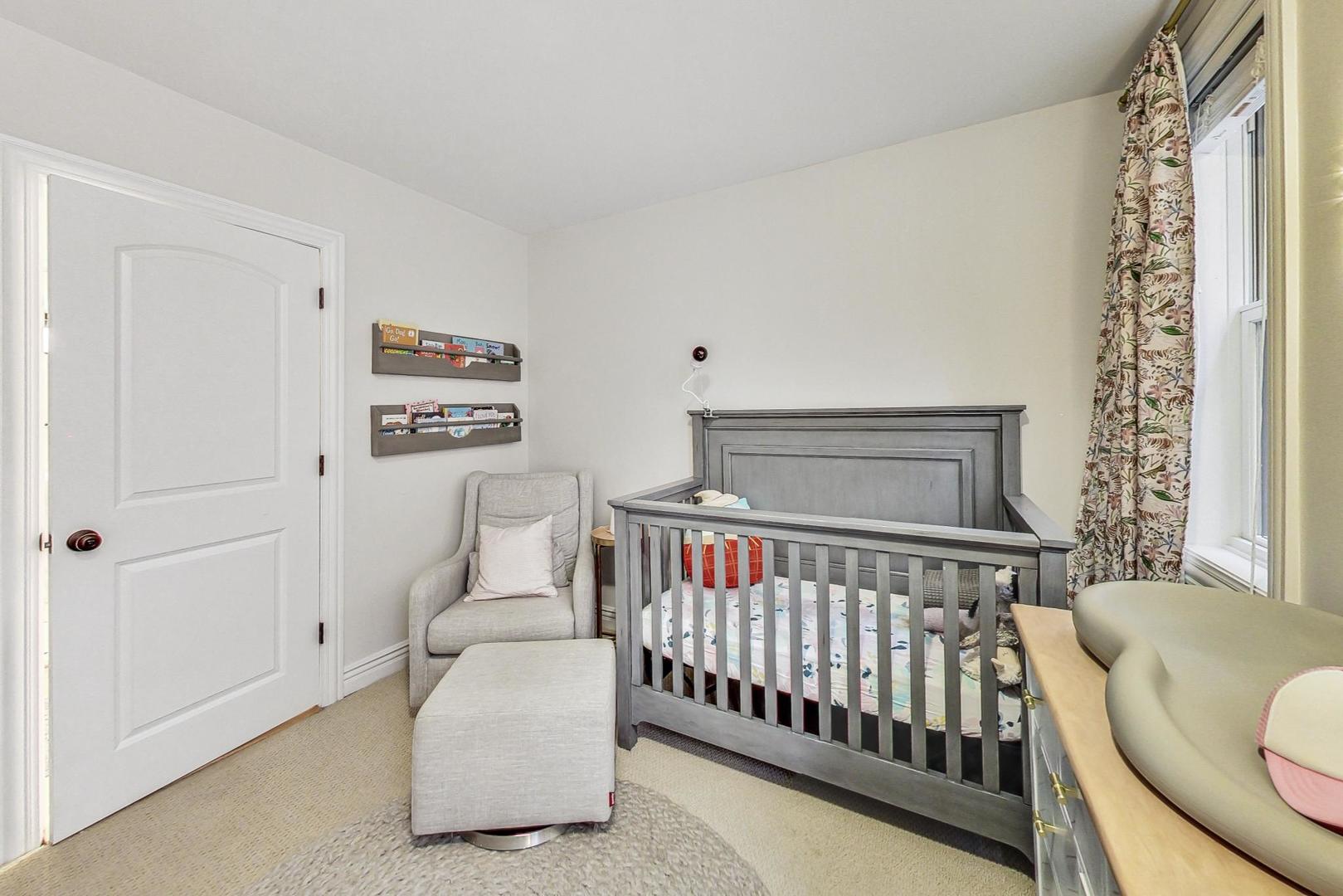 3842 N SHEFFIELD Avenue Unit: 2S