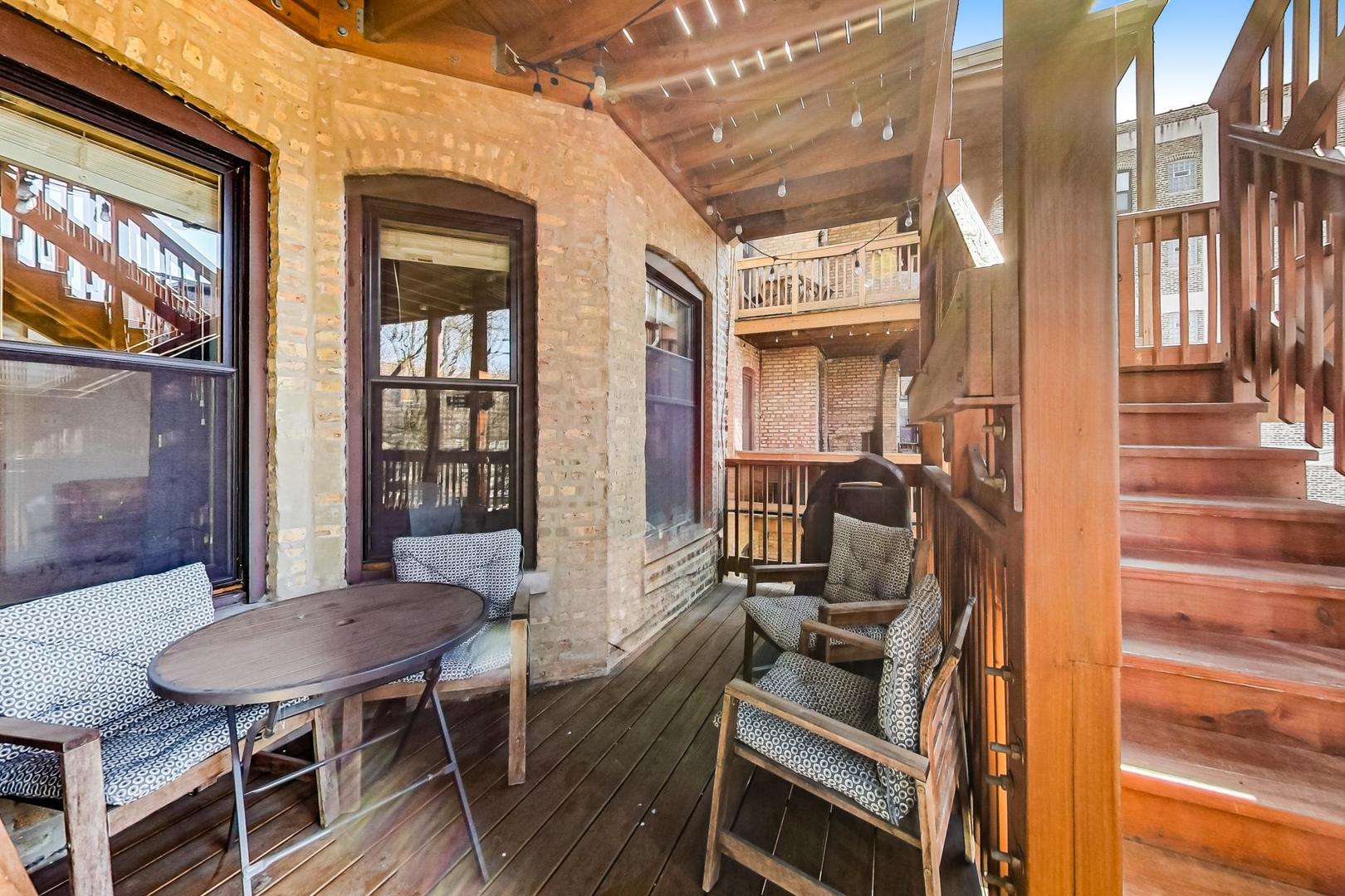 3842 N SHEFFIELD Avenue Unit: 2S