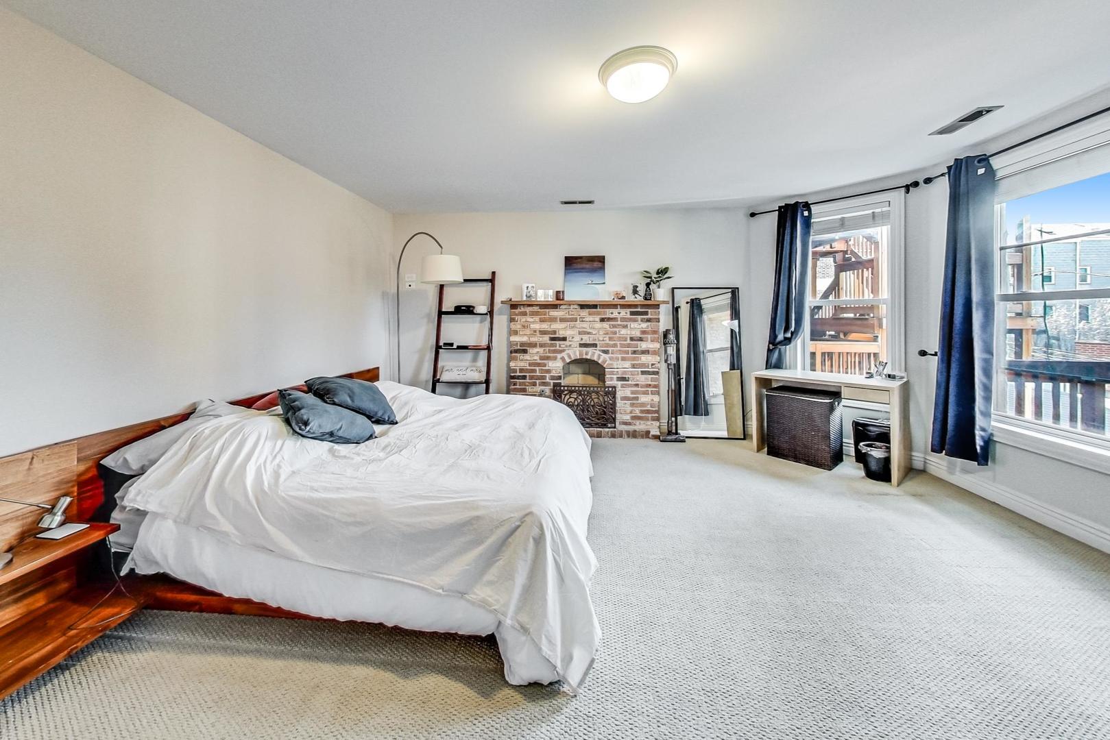 3842 N SHEFFIELD Avenue Unit: 2S