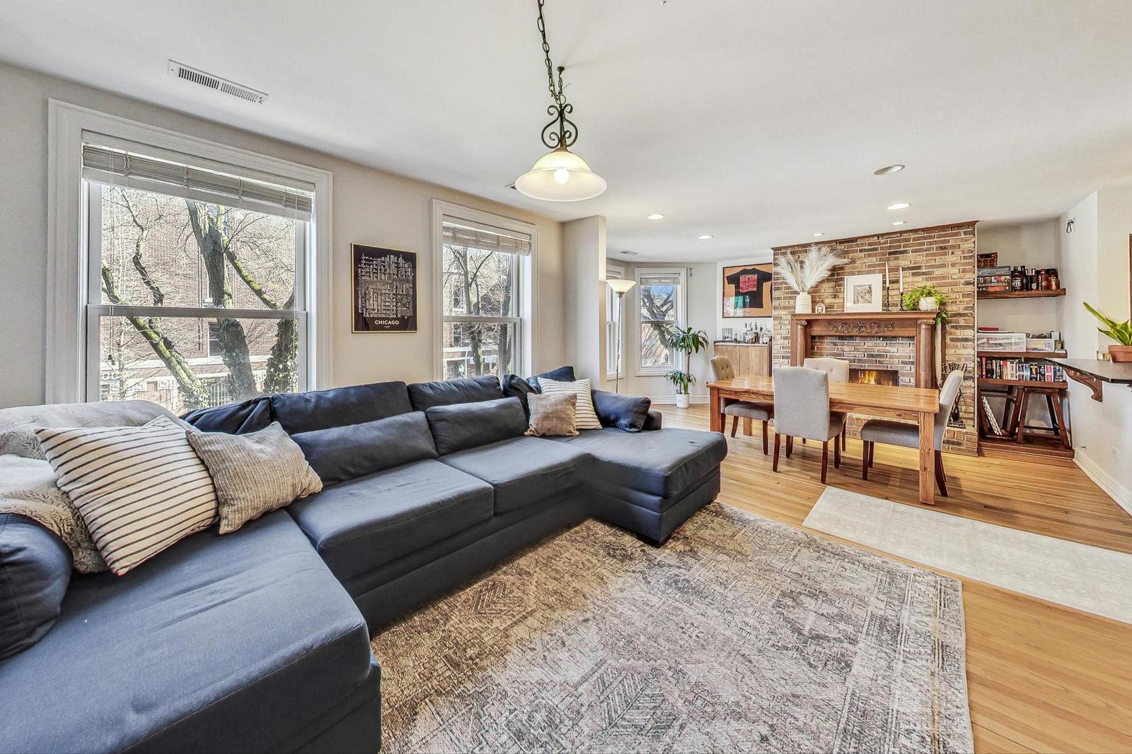 3842 N SHEFFIELD Avenue Unit: 2S