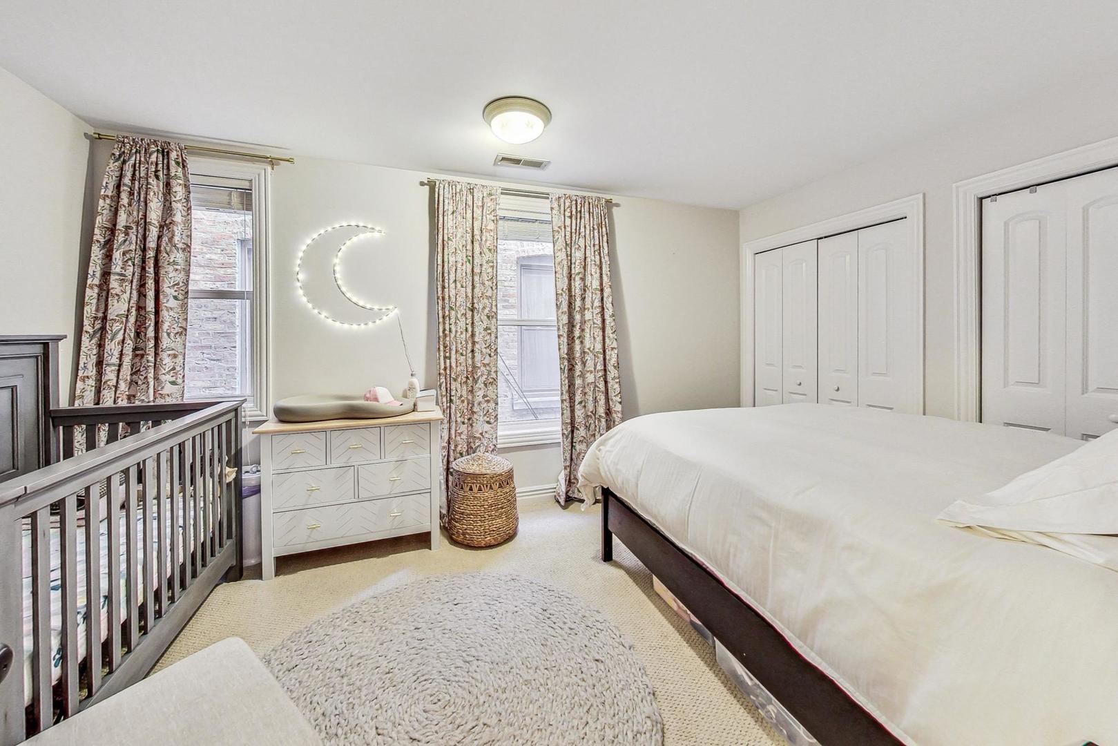 3842 N SHEFFIELD Avenue Unit: 2S