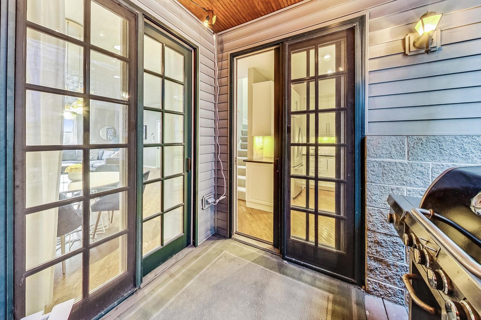 2140 N Winchester Avenue Unit: 10