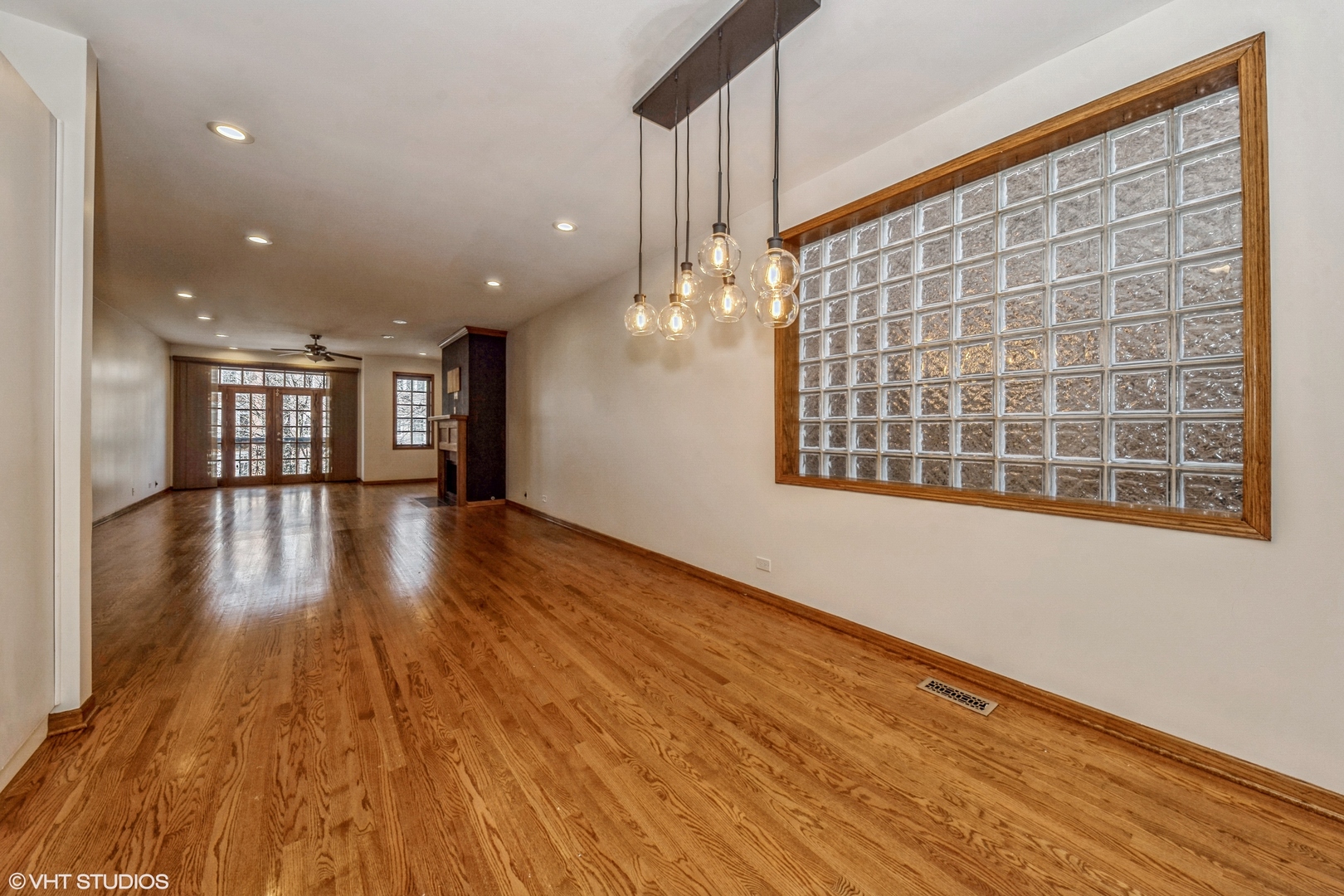 635 W Wrightwood Avenue Unit: 4E