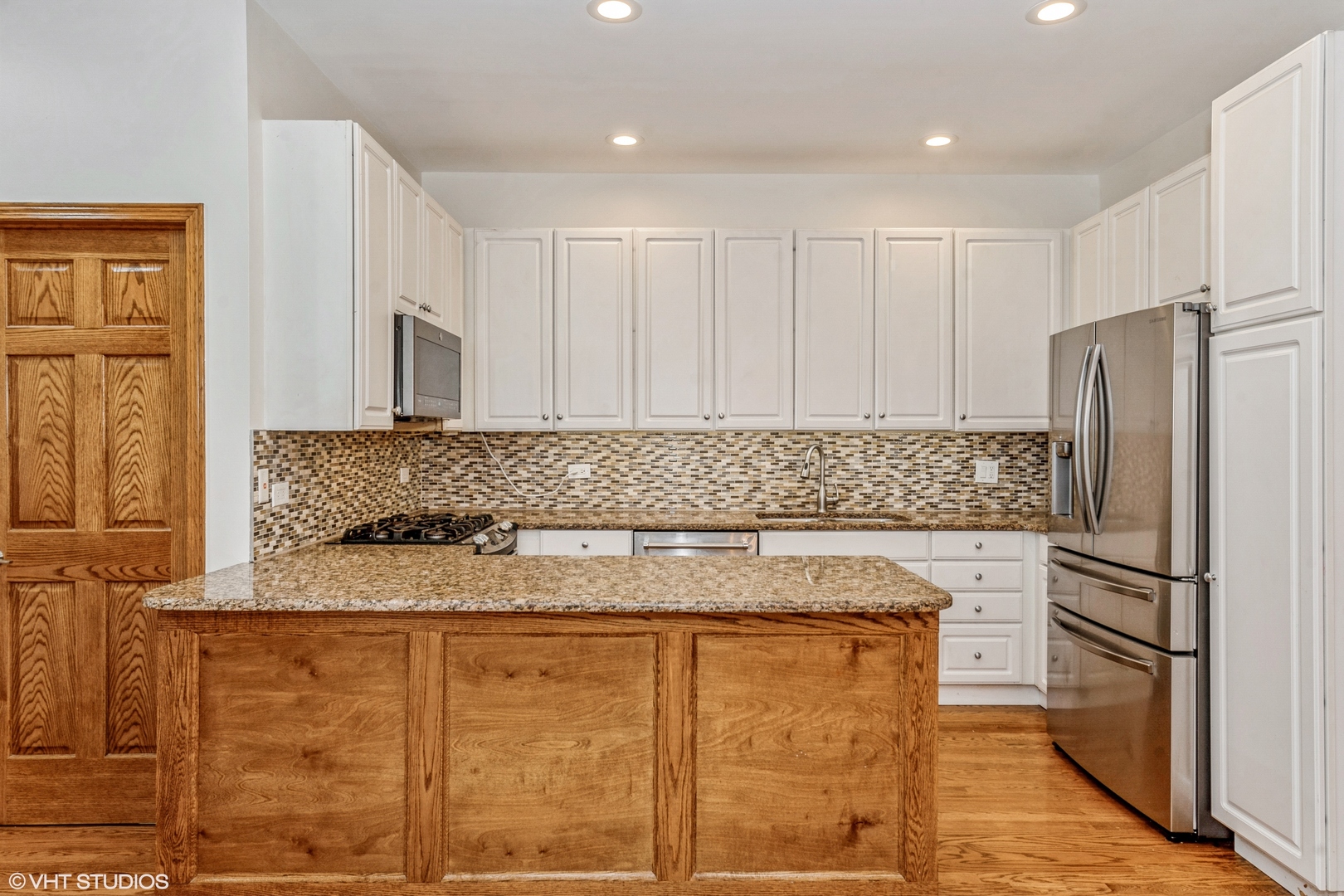 635 W Wrightwood Avenue Unit: 4E