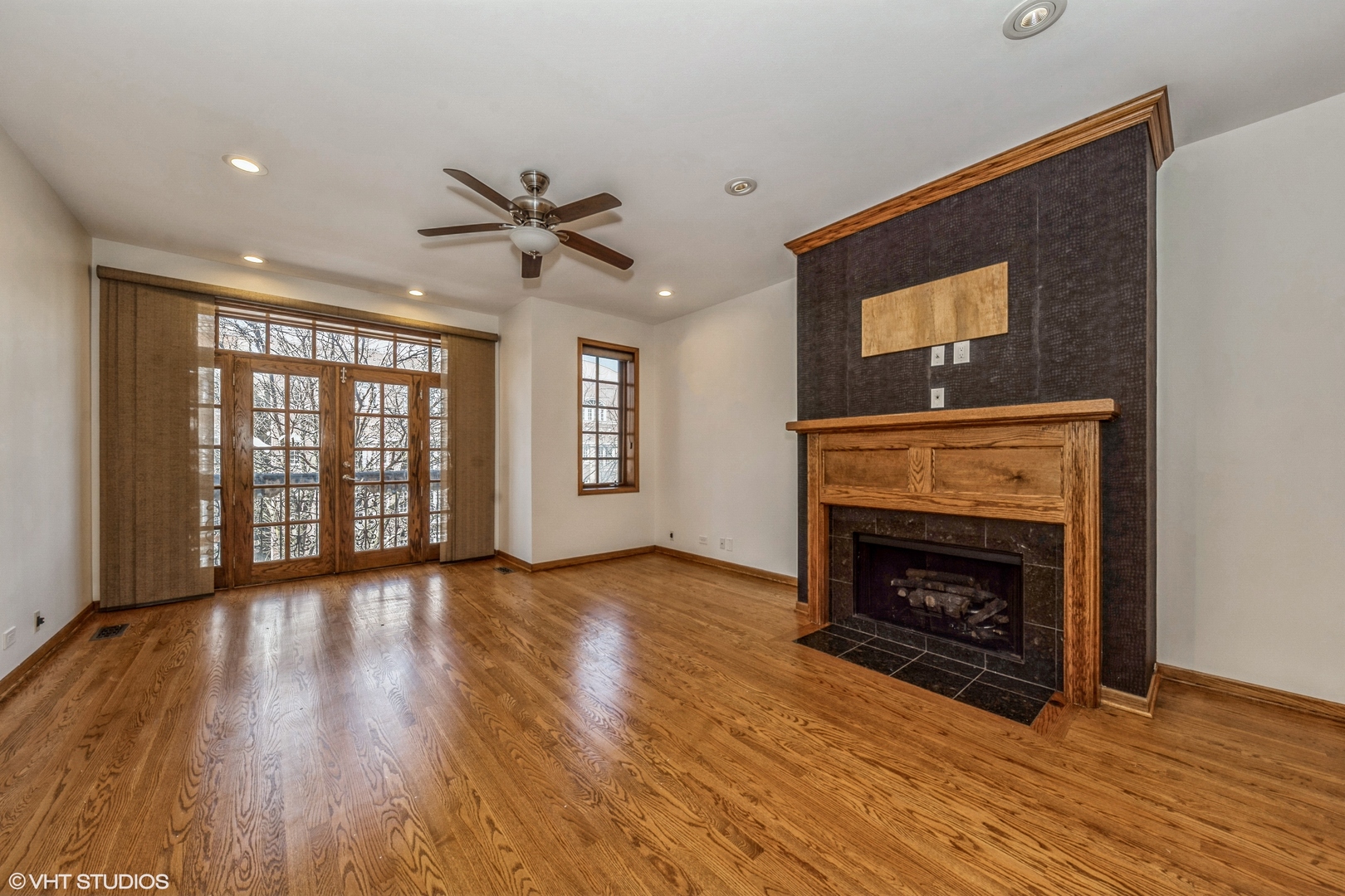 635 W Wrightwood Avenue Unit: 4E