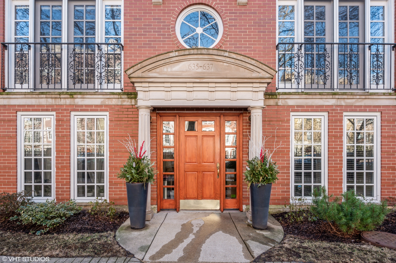 635 W Wrightwood Avenue Unit: 4E