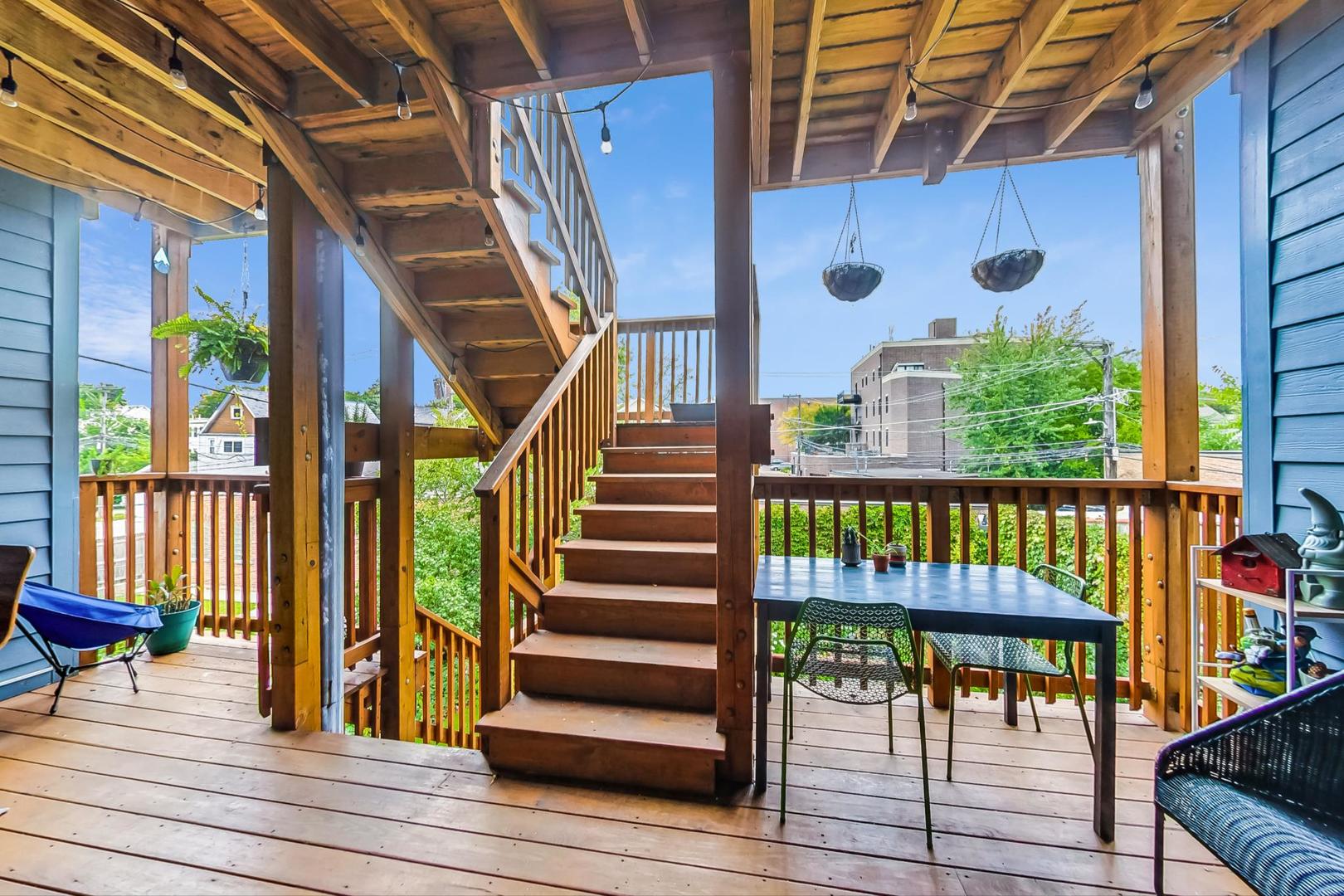 2528 W Winnemac Avenue Unit: 2E