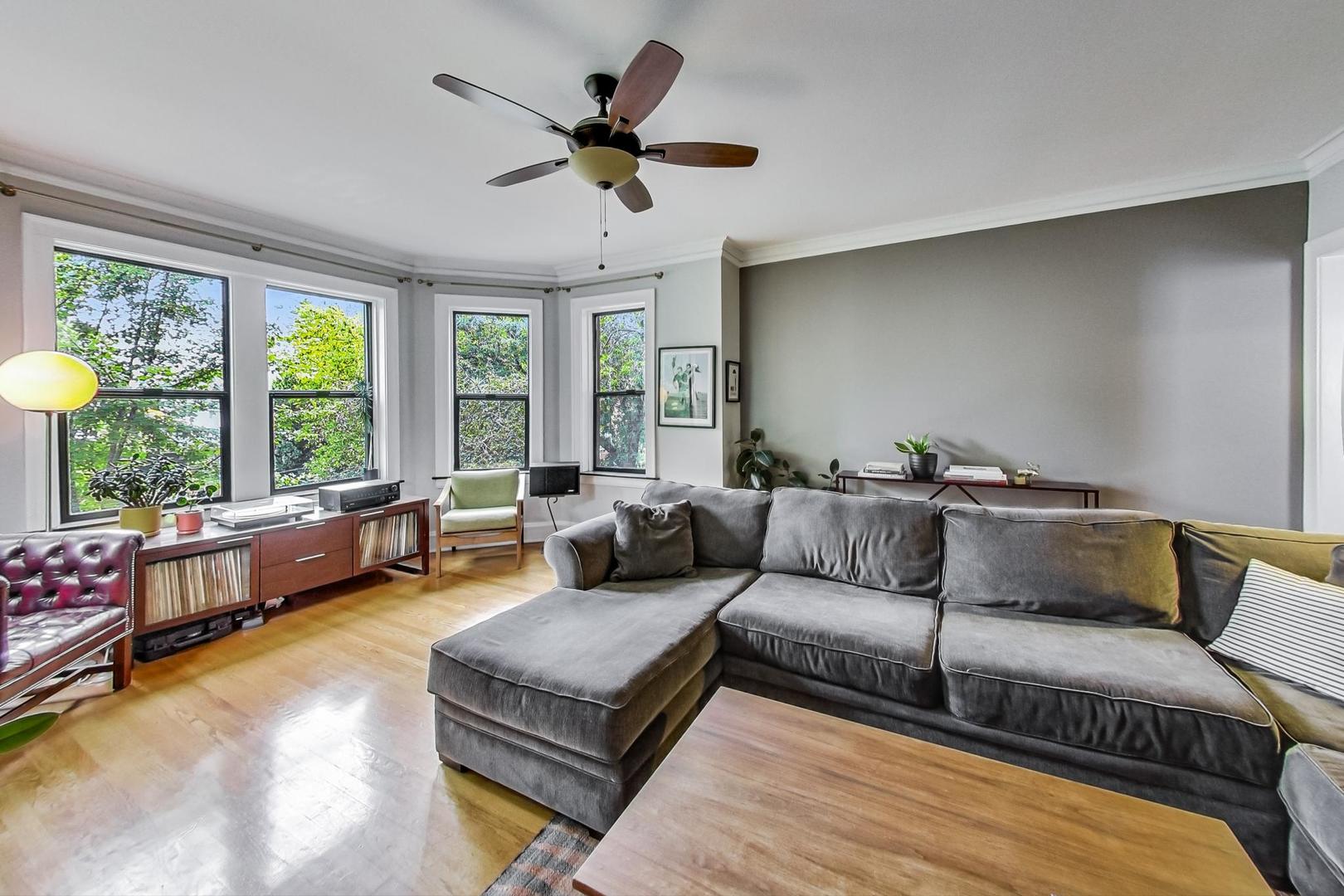 2528 W Winnemac Avenue Unit: 2E