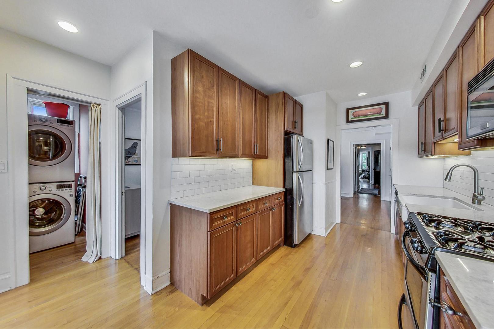 2528 W Winnemac Avenue Unit: 2E