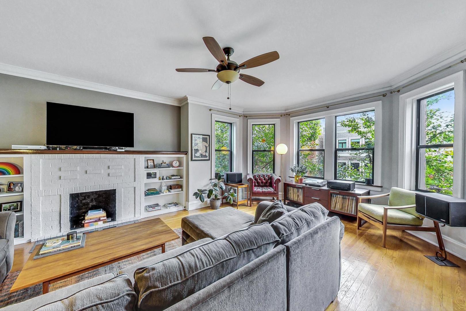 2528 W Winnemac Avenue Unit: 2E