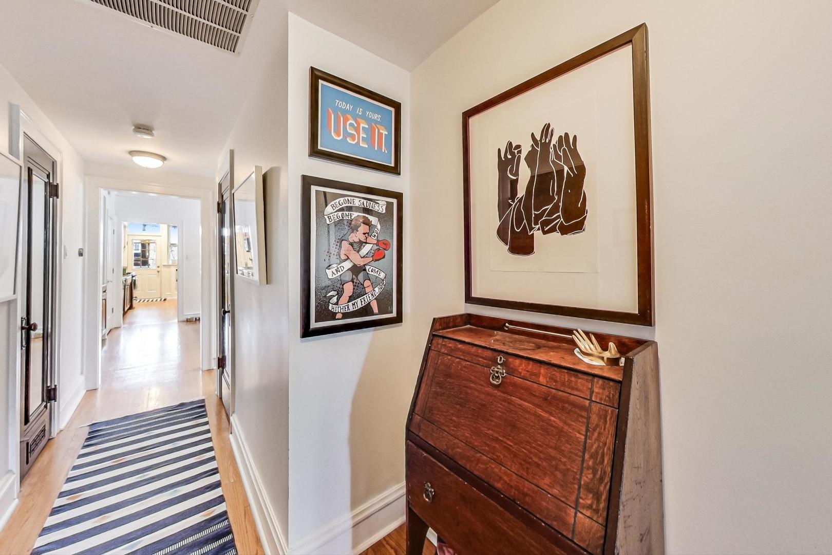 2528 W Winnemac Avenue Unit: 2E