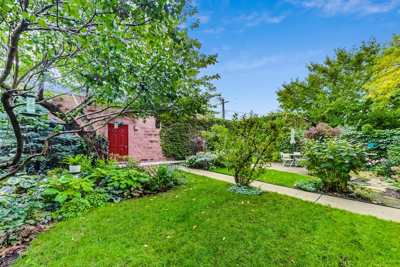 2528 W Winnemac Avenue Unit: 2E