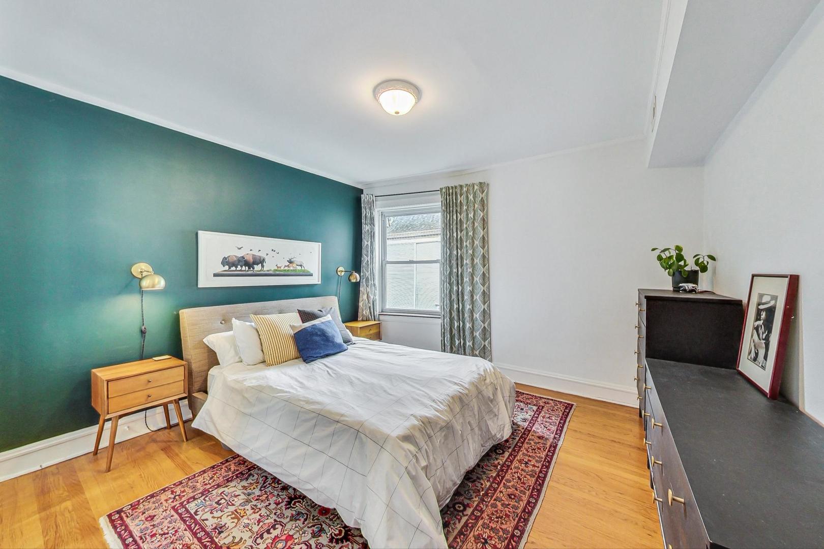 2528 W Winnemac Avenue Unit: 2E