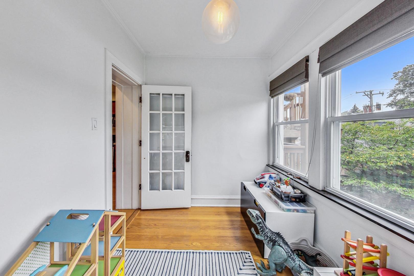 2528 W Winnemac Avenue Unit: 2E