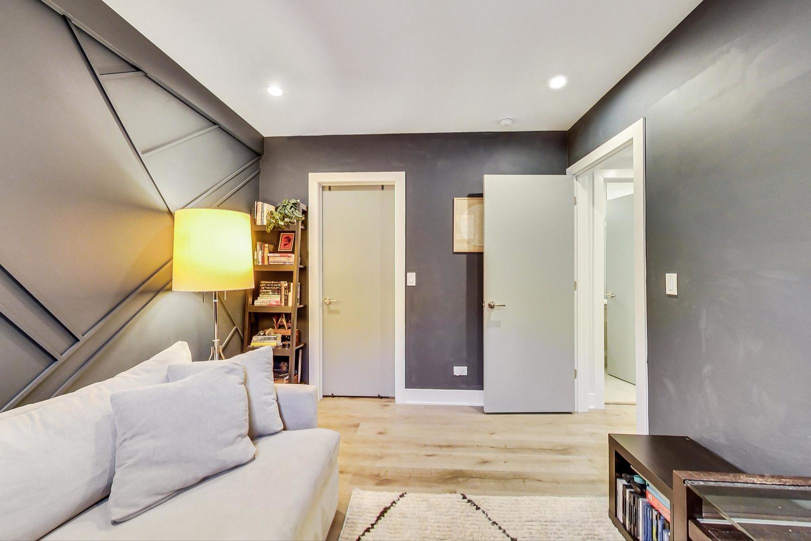 1351 N Damen Avenue Unit: 1