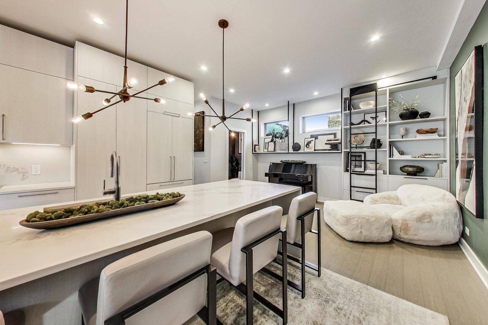 1351 N Damen Avenue Unit: 1