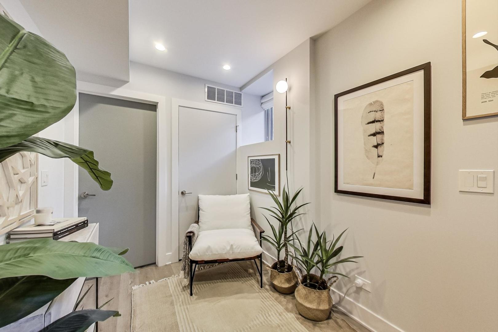 1351 N Damen Avenue Unit: 1