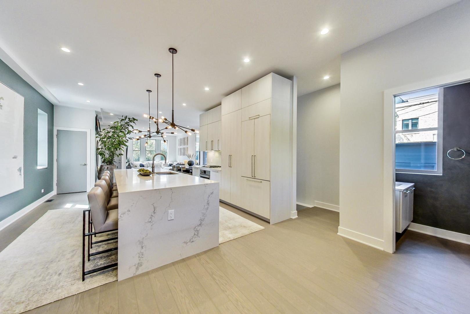 1351 N Damen Avenue Unit: 1