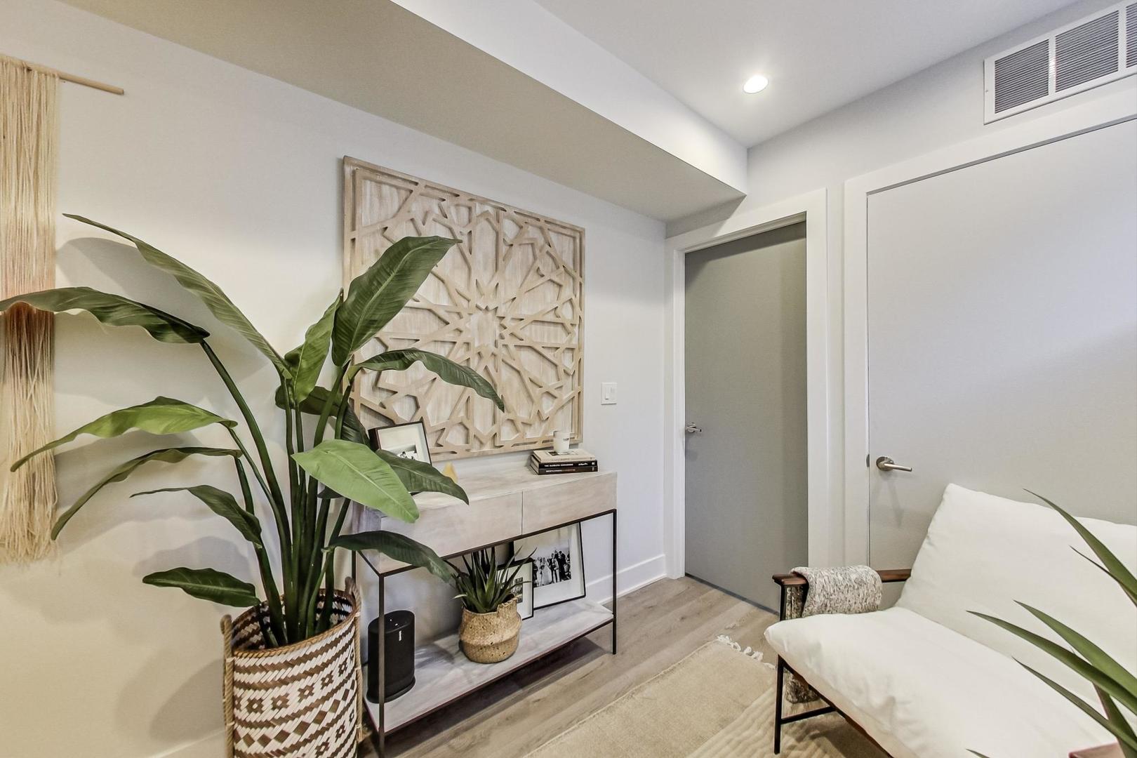 1351 N Damen Avenue Unit: 1