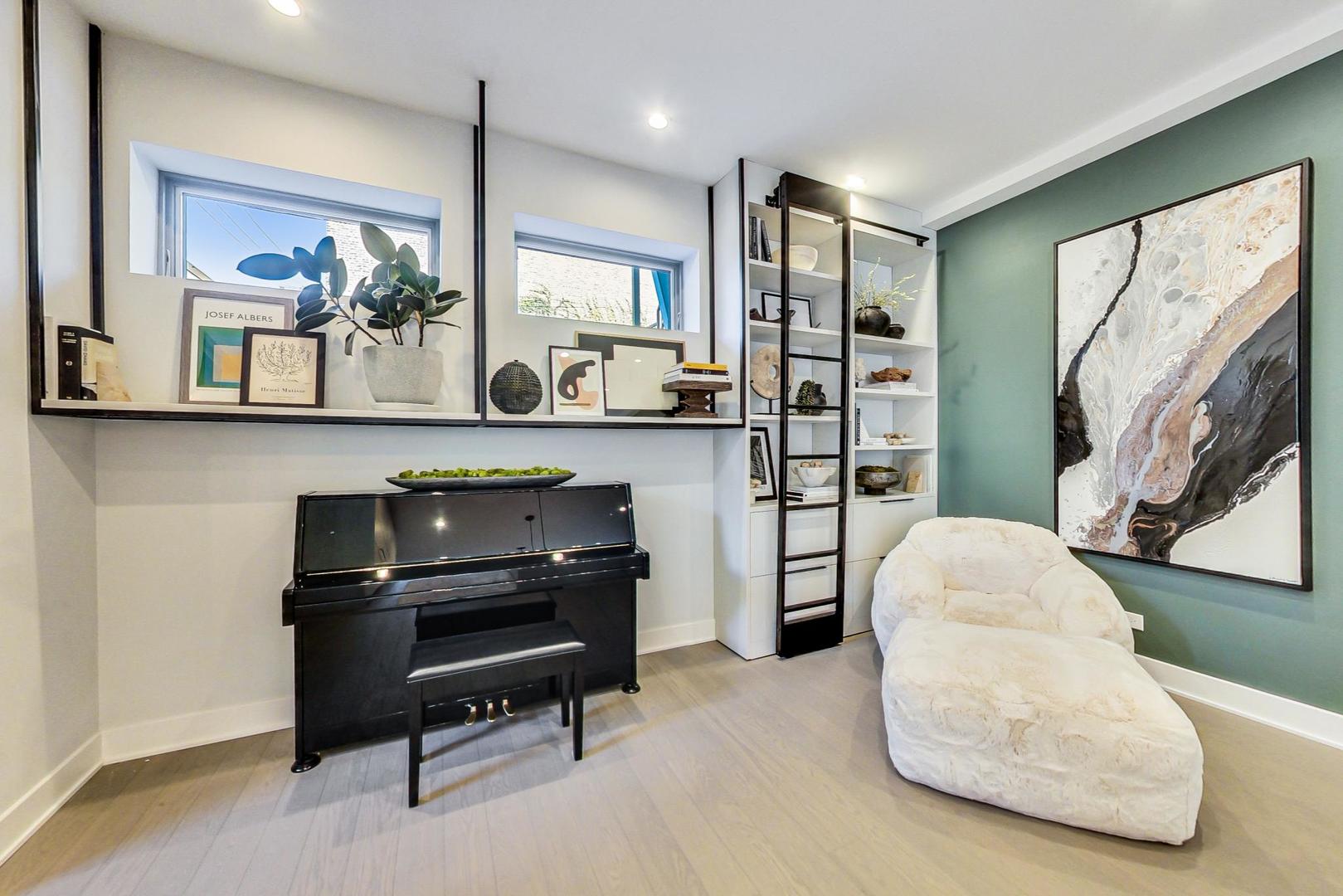 1351 N Damen Avenue Unit: 1