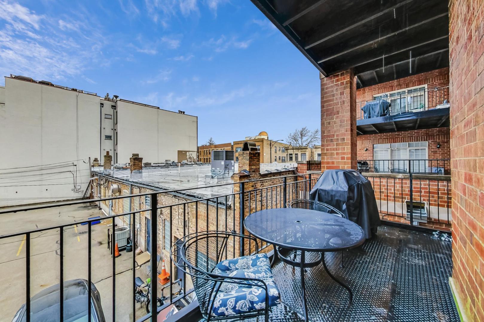 1453 W Irving Park Road Unit: 203