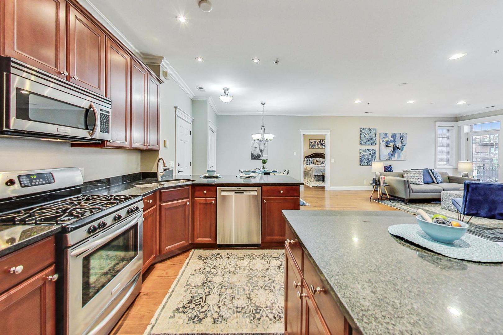 1453 W Irving Park Road Unit: 203