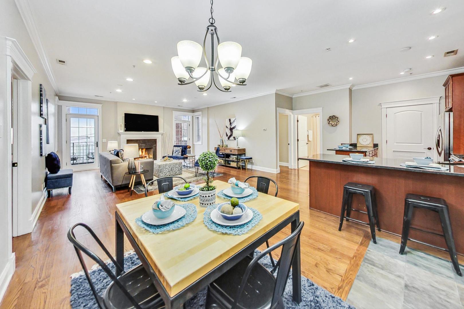 1453 W Irving Park Road Unit: 203