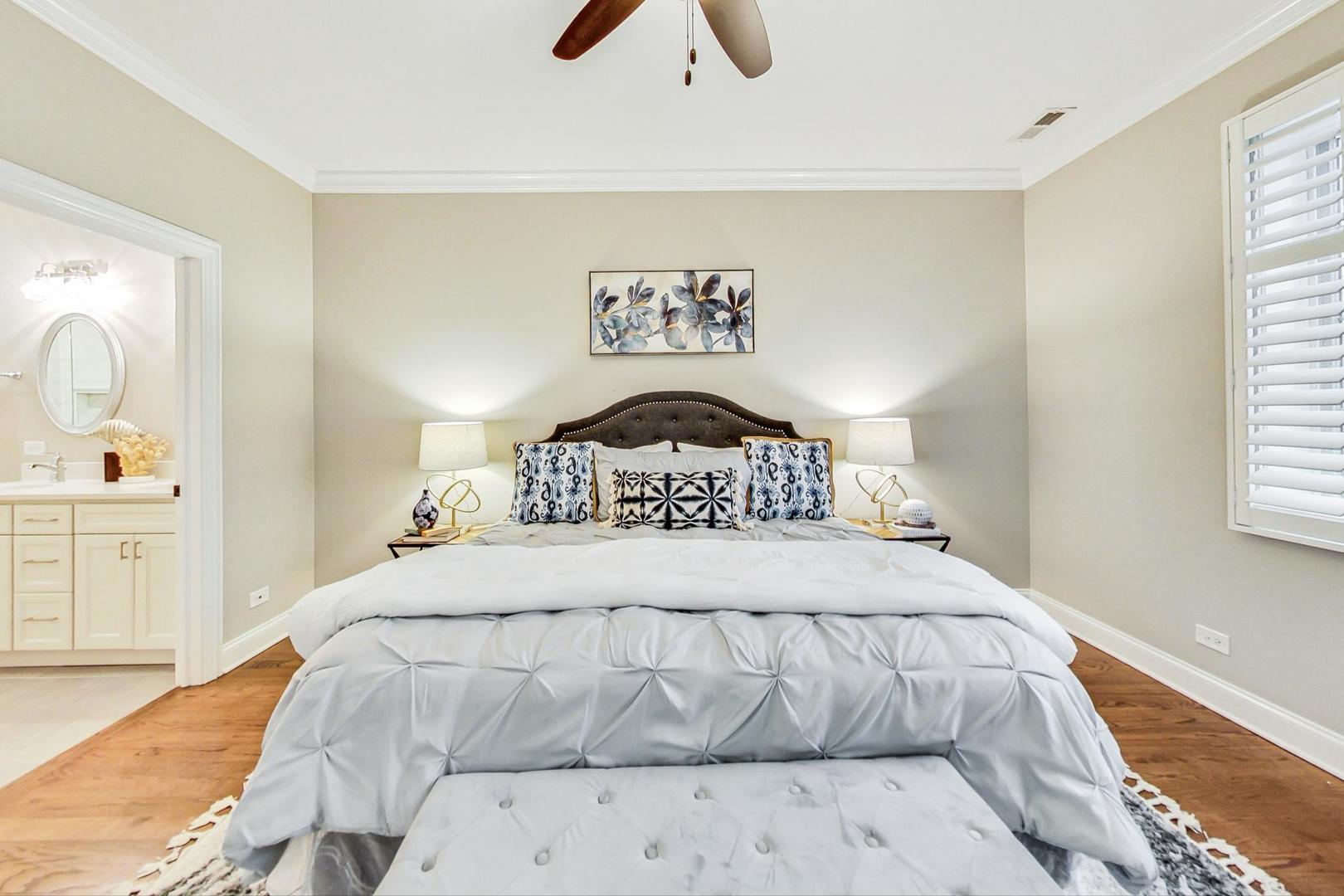 1453 W Irving Park Road Unit: 203