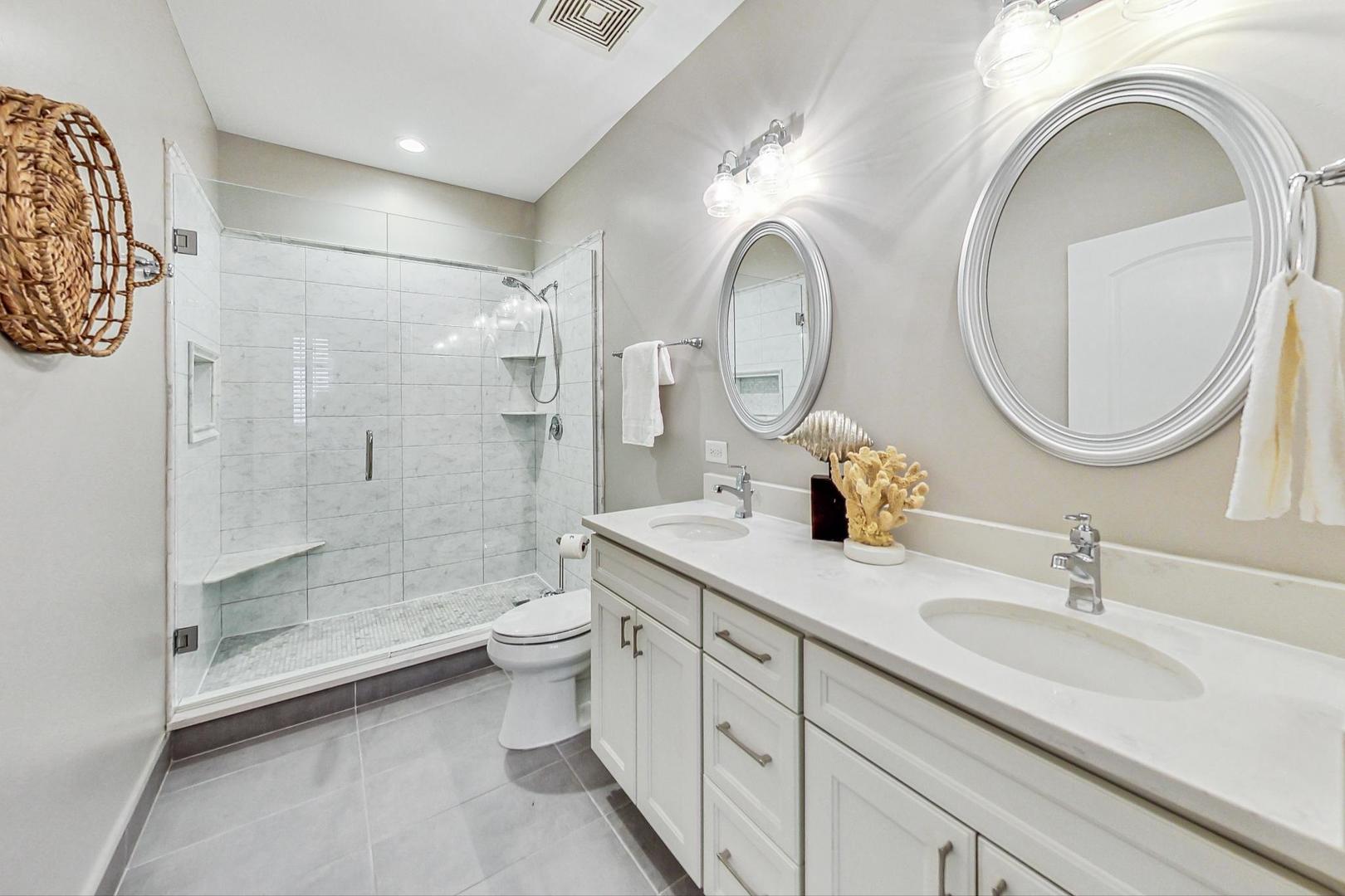 1453 W Irving Park Road Unit: 203