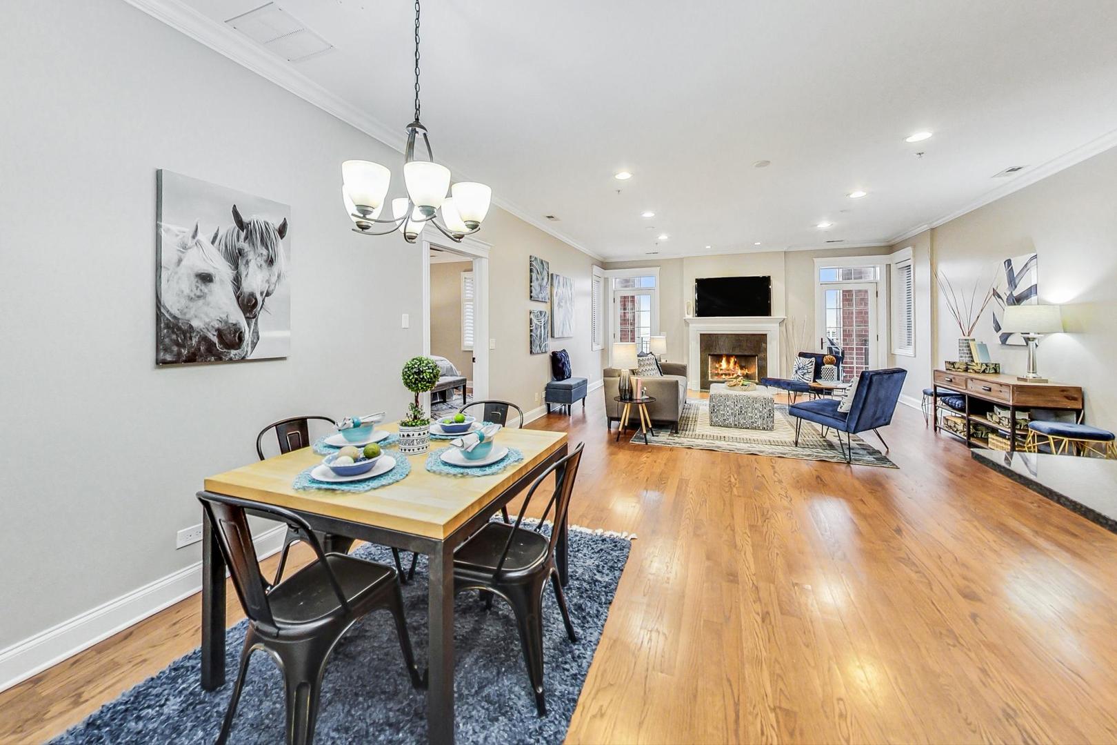 1453 W Irving Park Road Unit: 203