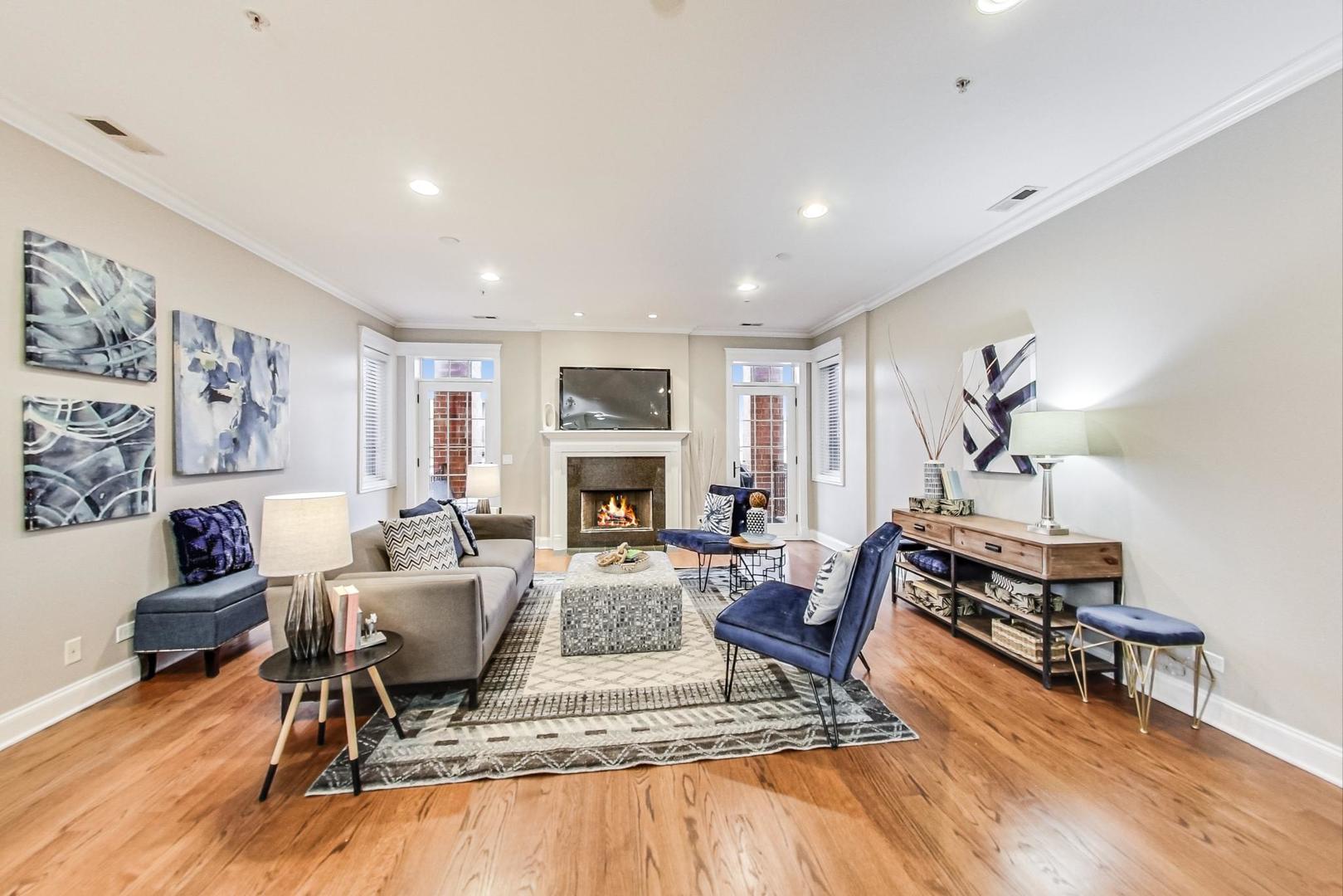 1453 W Irving Park Road Unit: 203