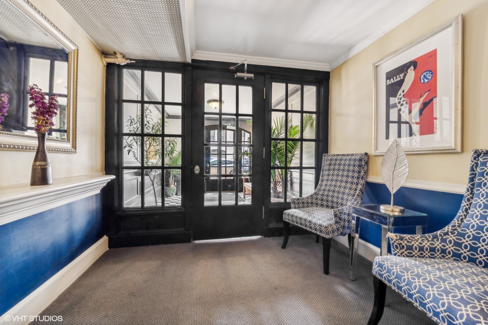 456 W SURF Street Unit: 3R