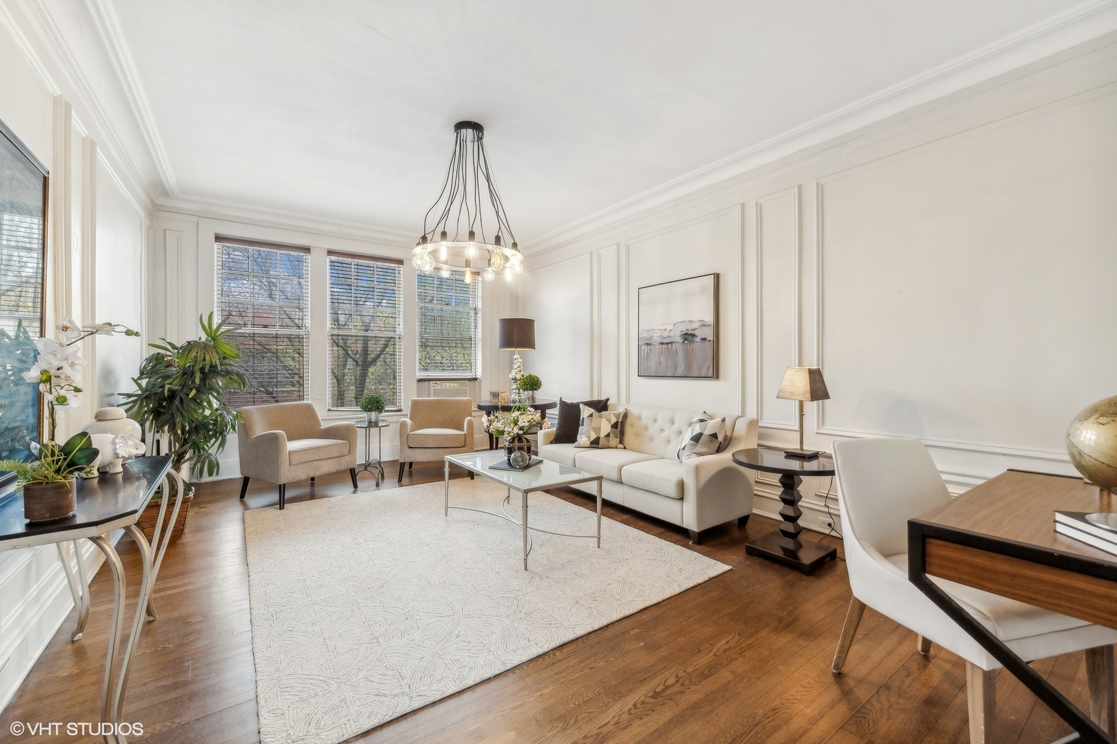 456 W SURF Street Unit: 3R