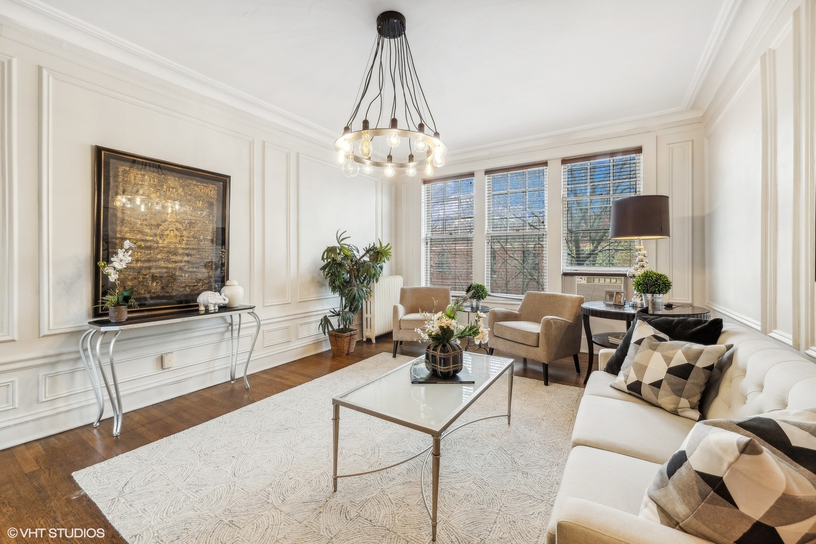 456 W SURF Street Unit: 3R