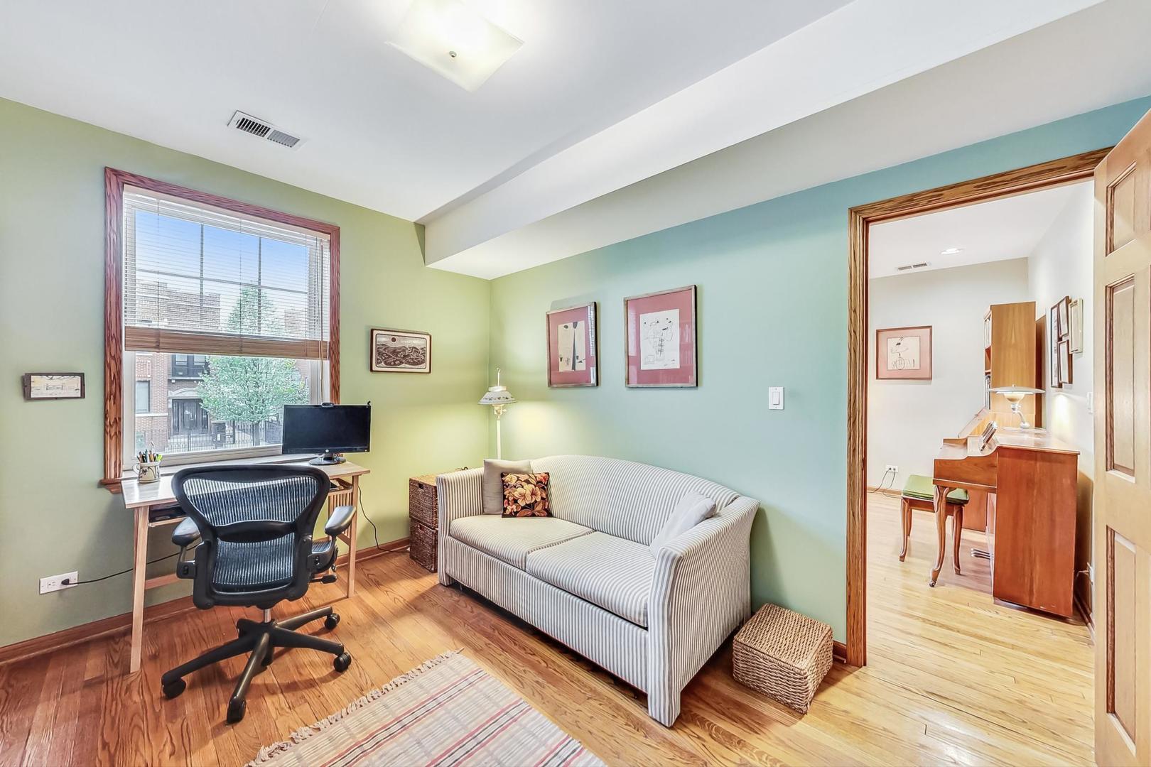 3319 N Bell Avenue Unit: 1