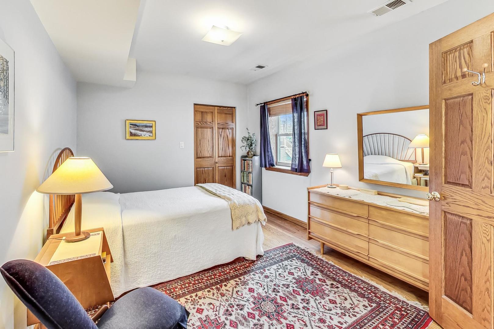 3319 N Bell Avenue Unit: 1
