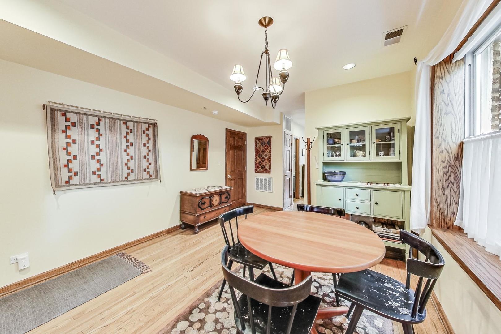 3319 N Bell Avenue Unit: 1