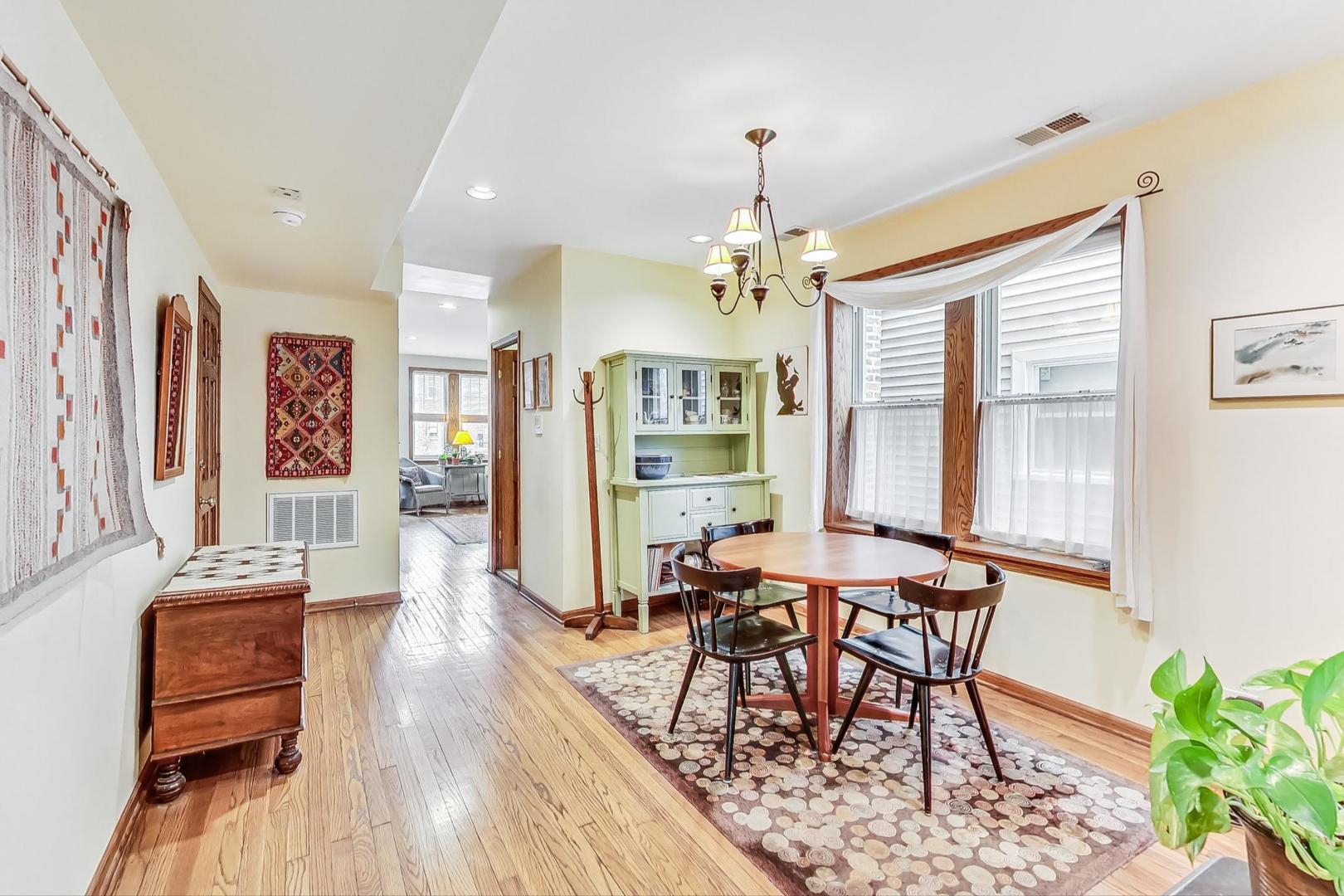 3319 N Bell Avenue Unit: 1