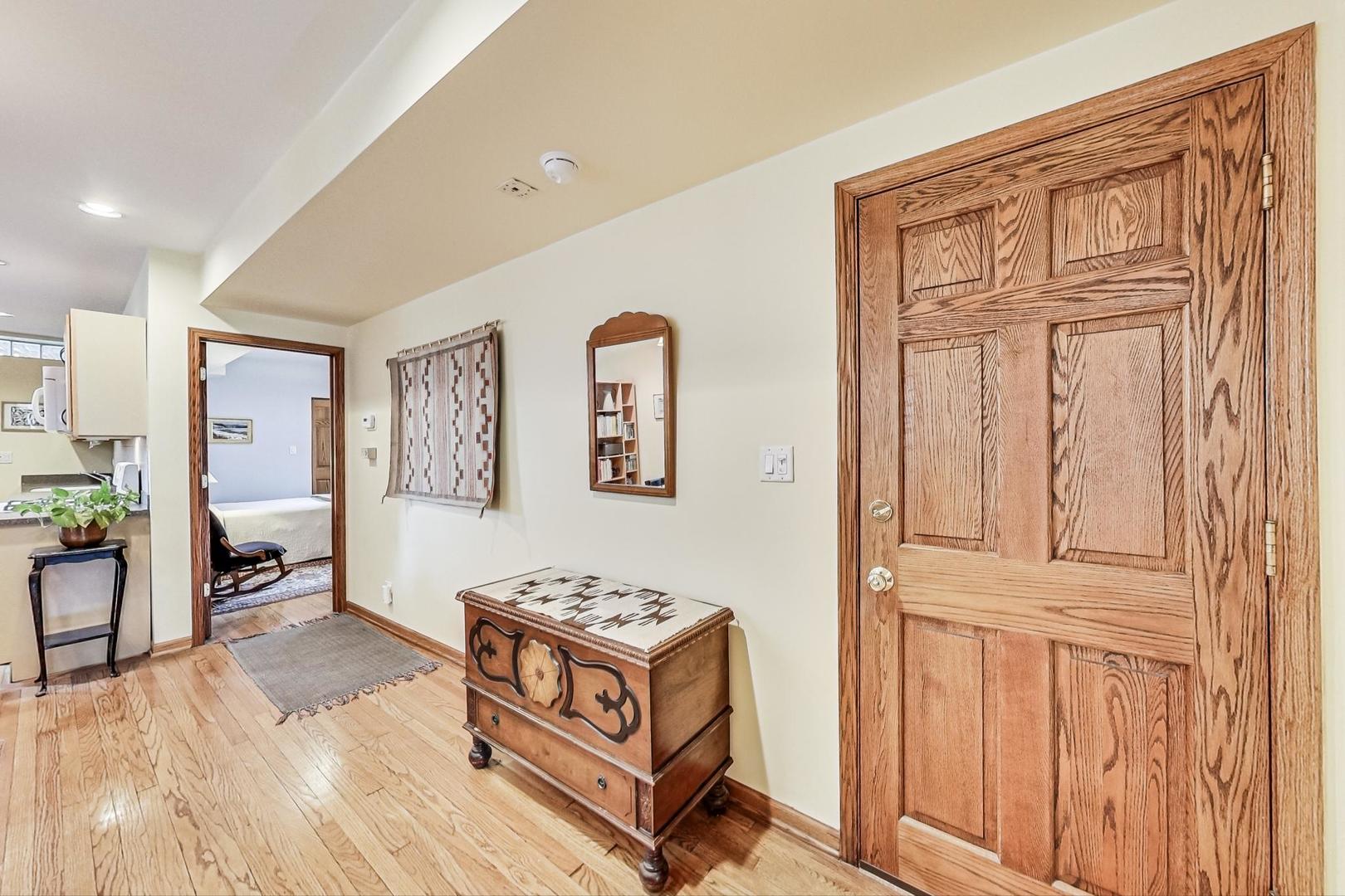 3319 N Bell Avenue Unit: 1